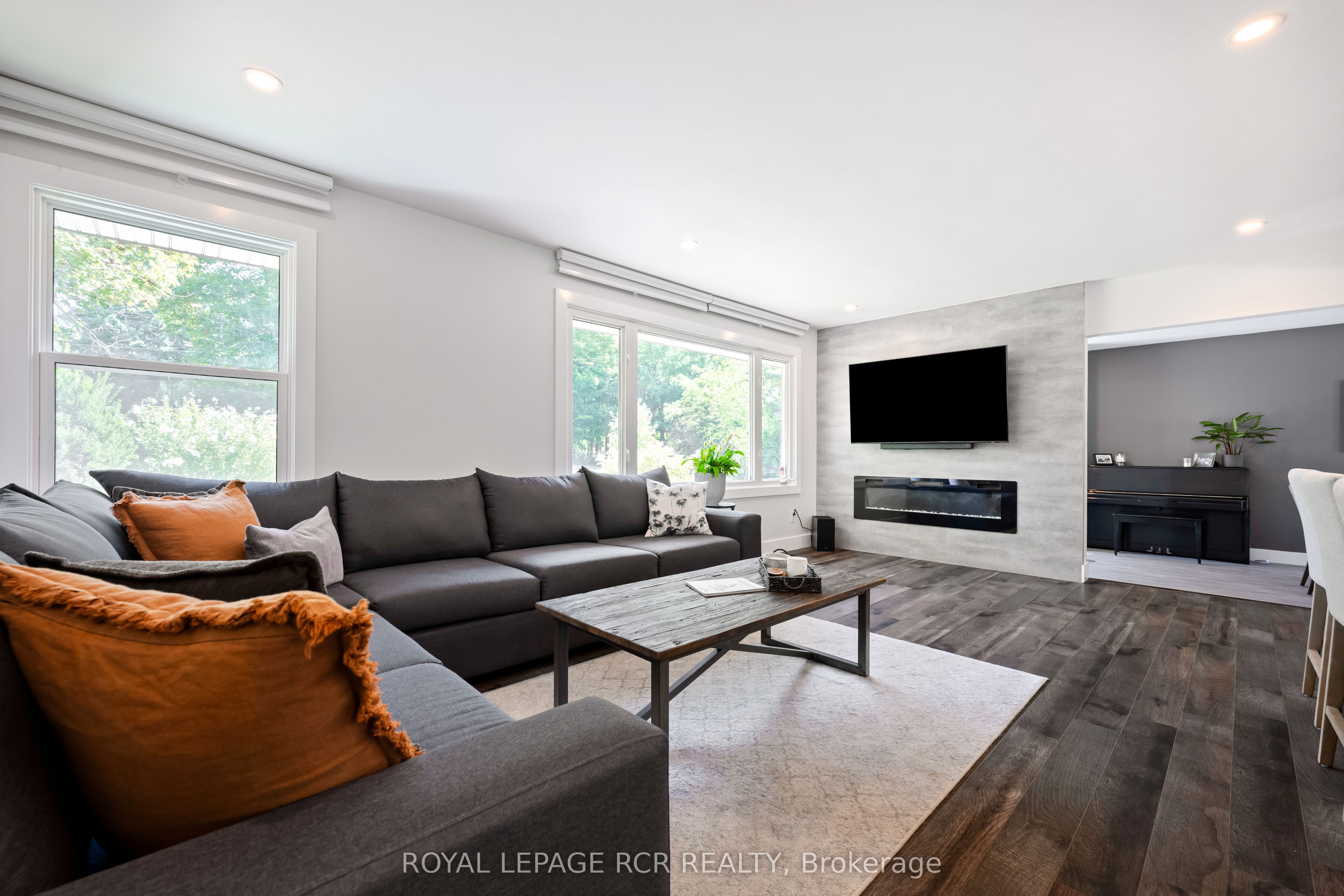 2534 Sunnidale Road Property Photo 12