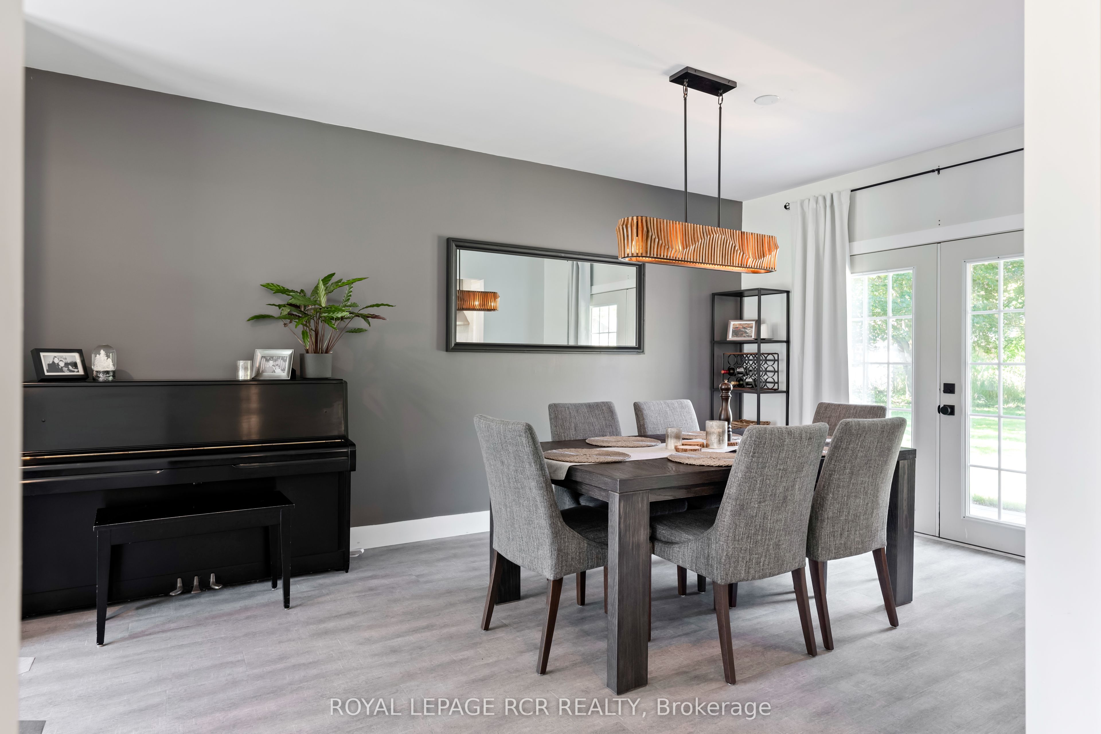 2534 Sunnidale Road Property Photo 15