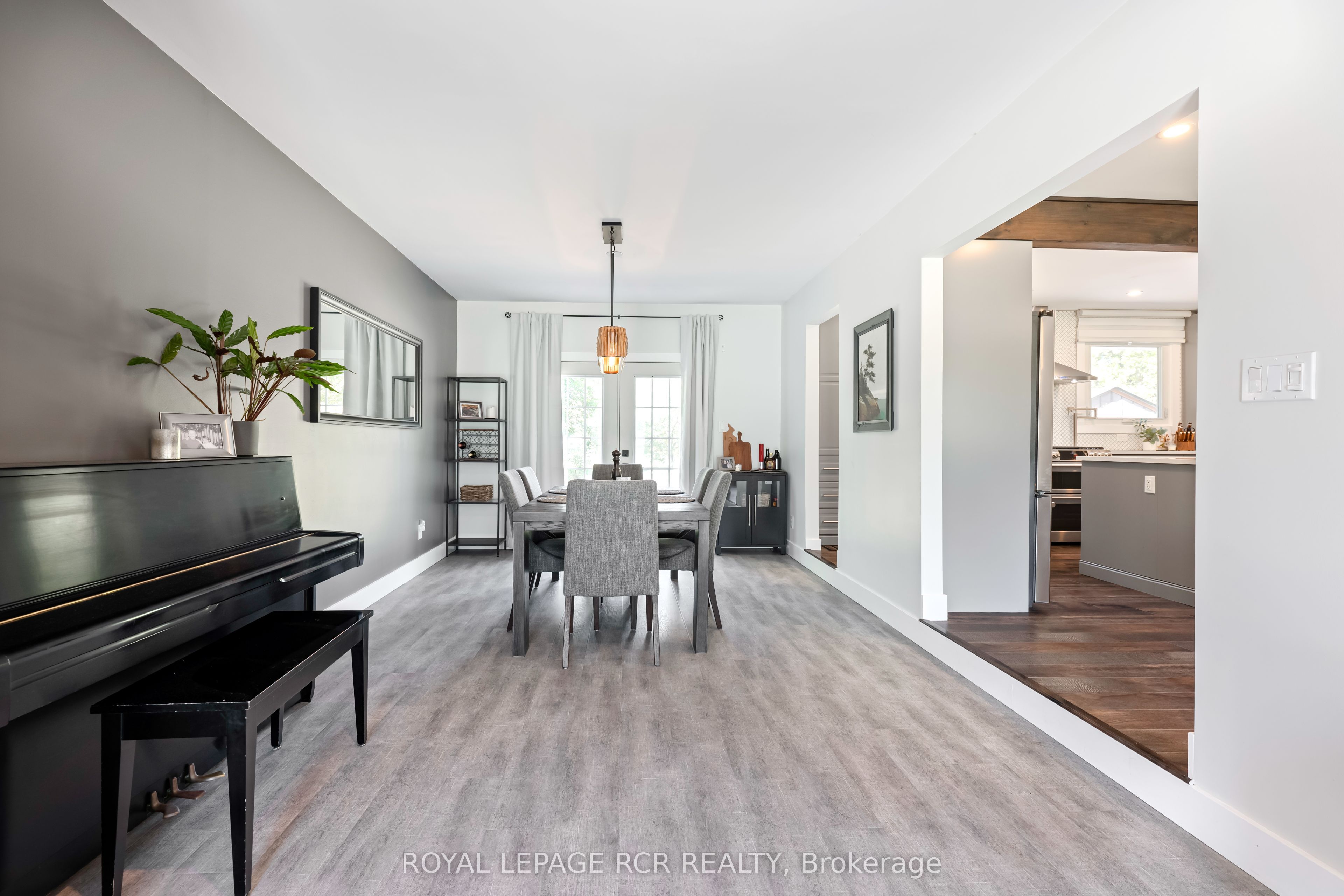 2534 Sunnidale Road Property Photo 16