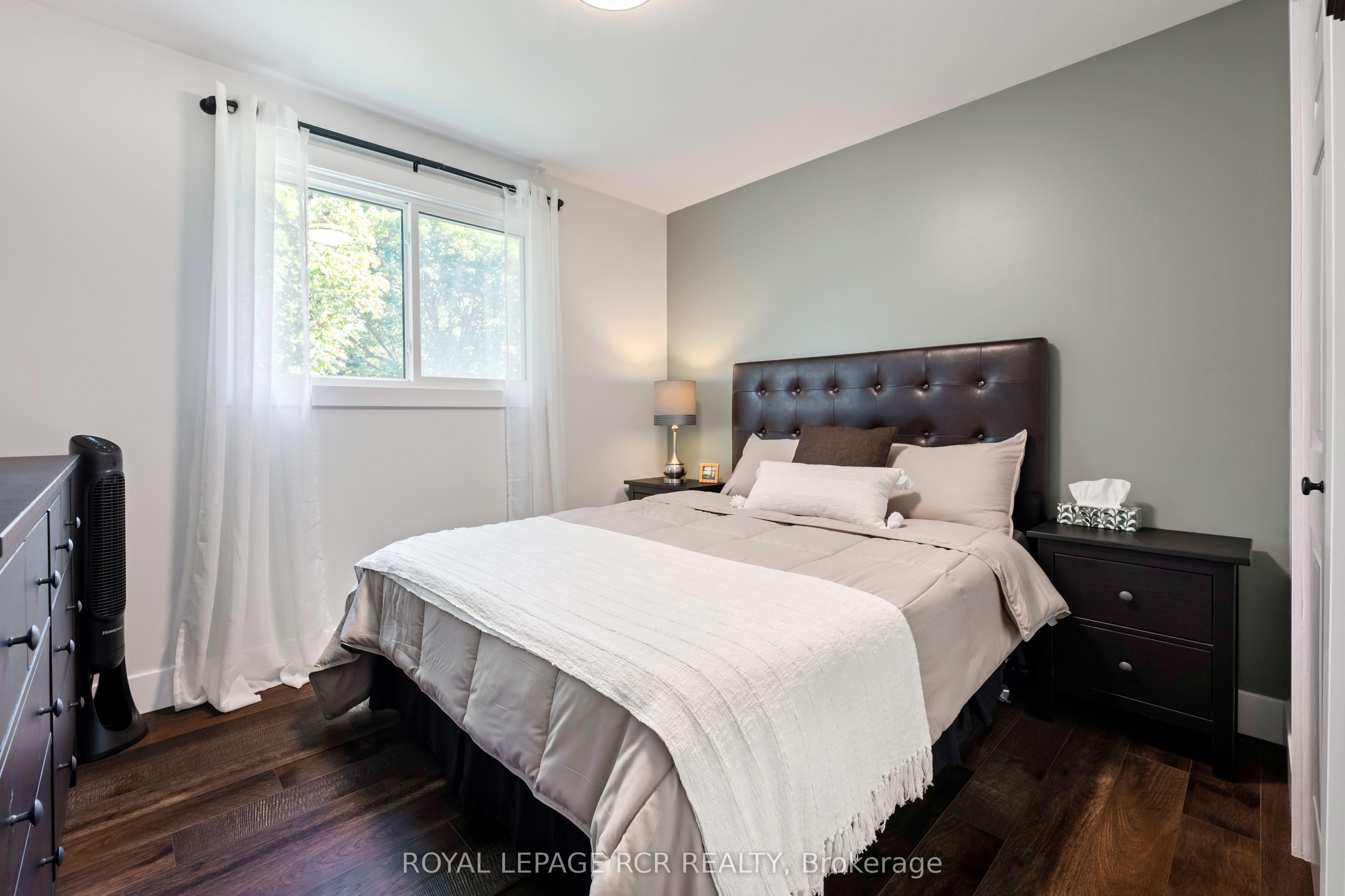 2534 Sunnidale Road Property Photo 21