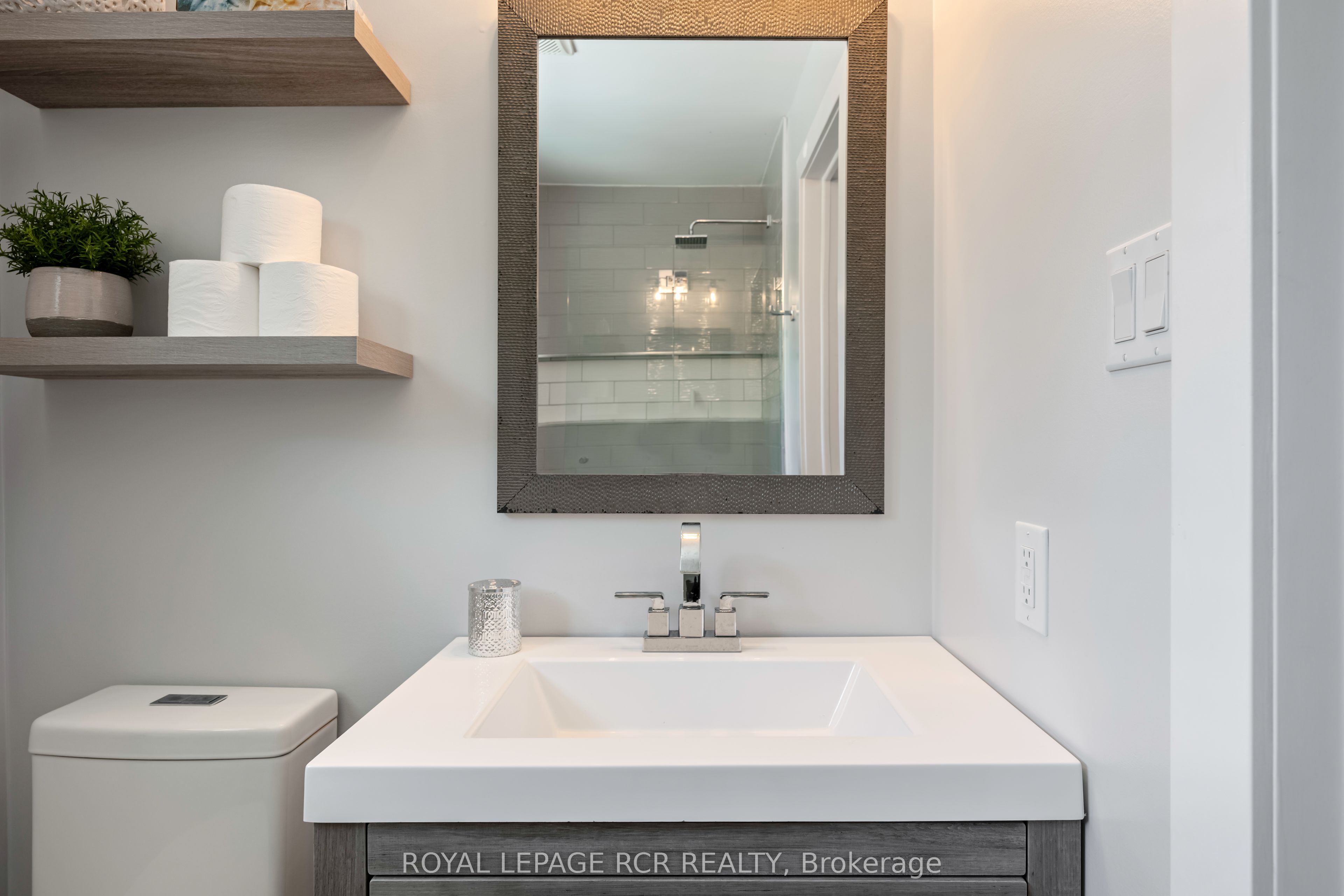 2534 Sunnidale Road Property Photo 27