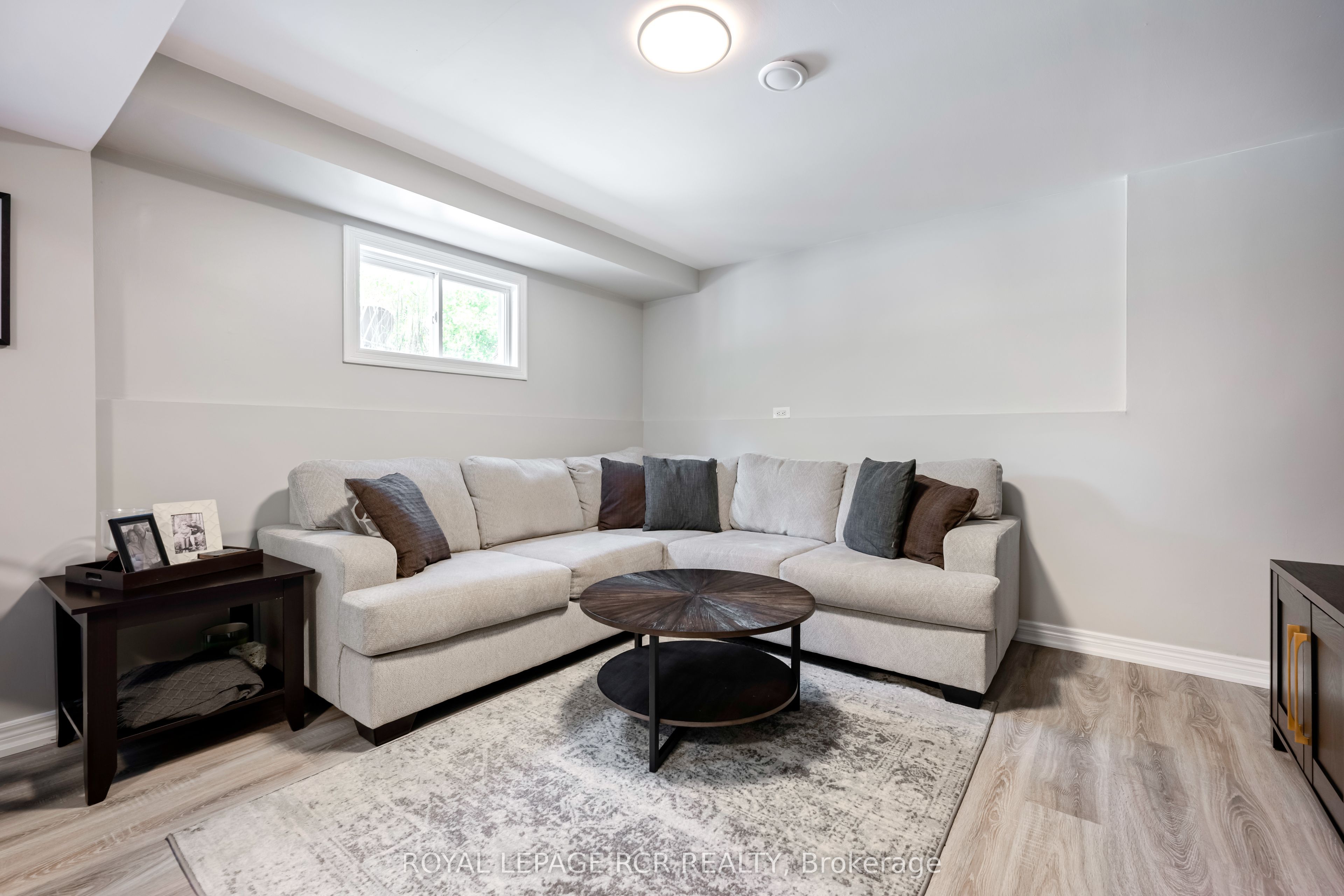 2534 Sunnidale Road Property Photo 28