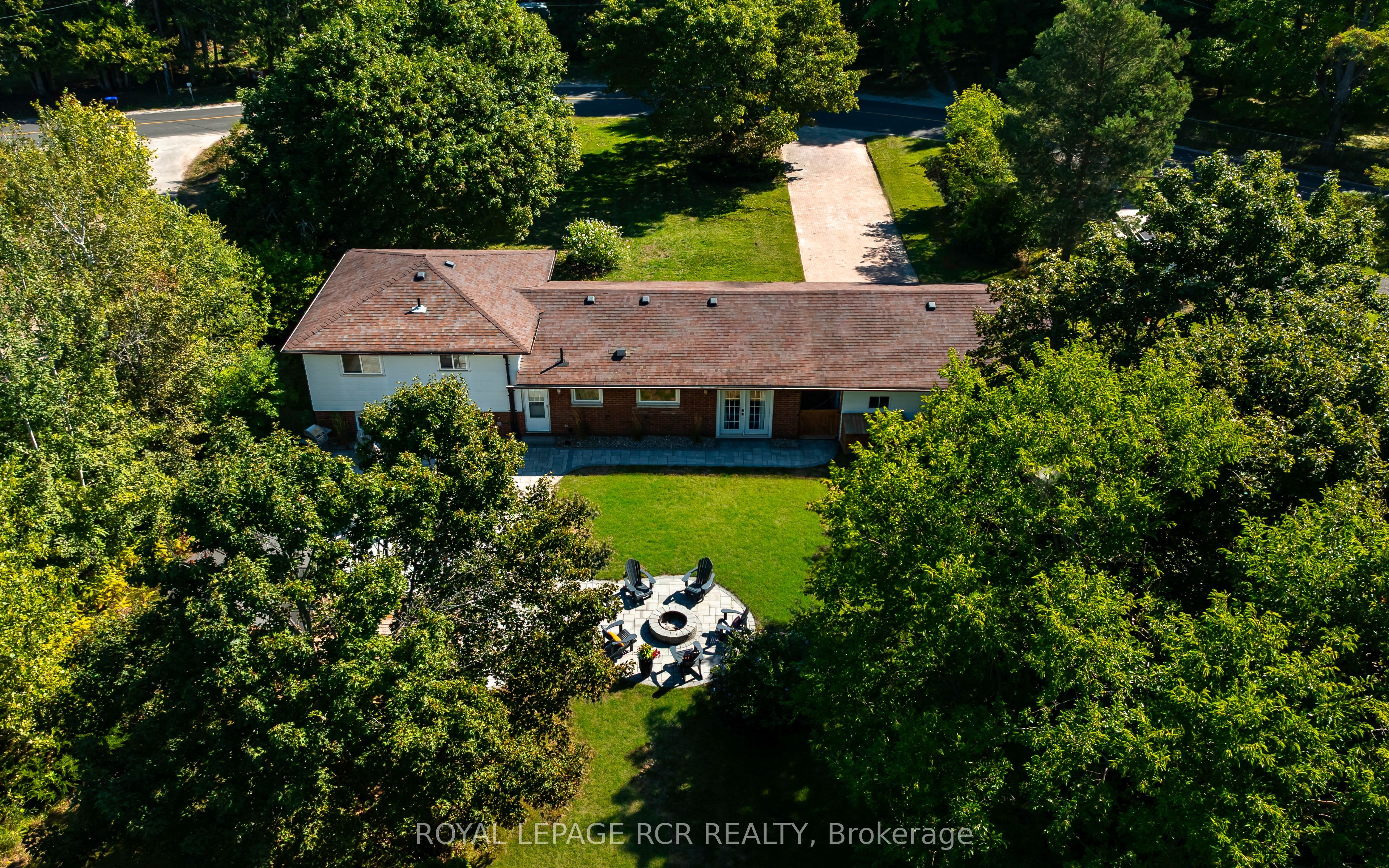 2534 Sunnidale Road Property Photo 34