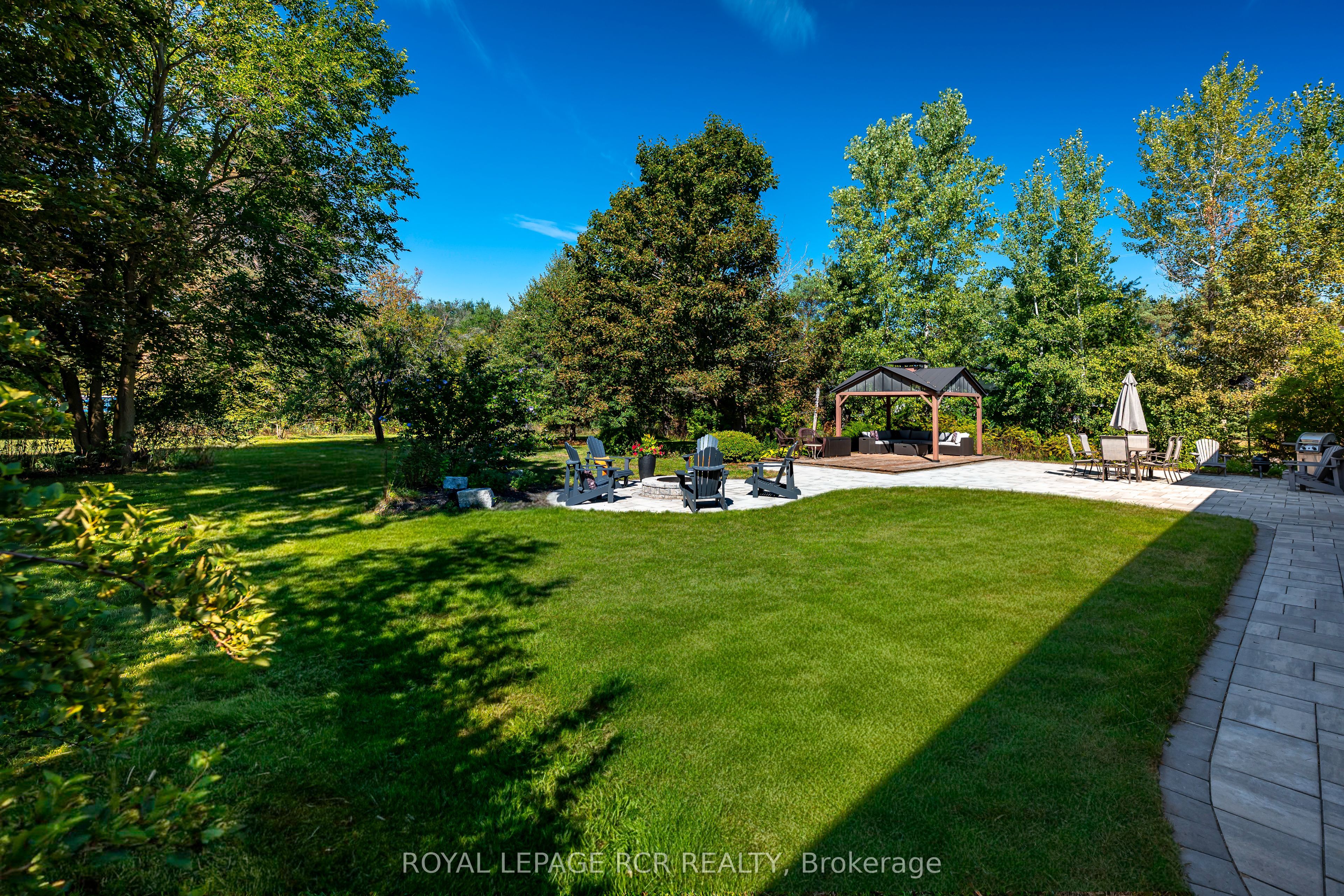 2534 Sunnidale Road Property Photo 35