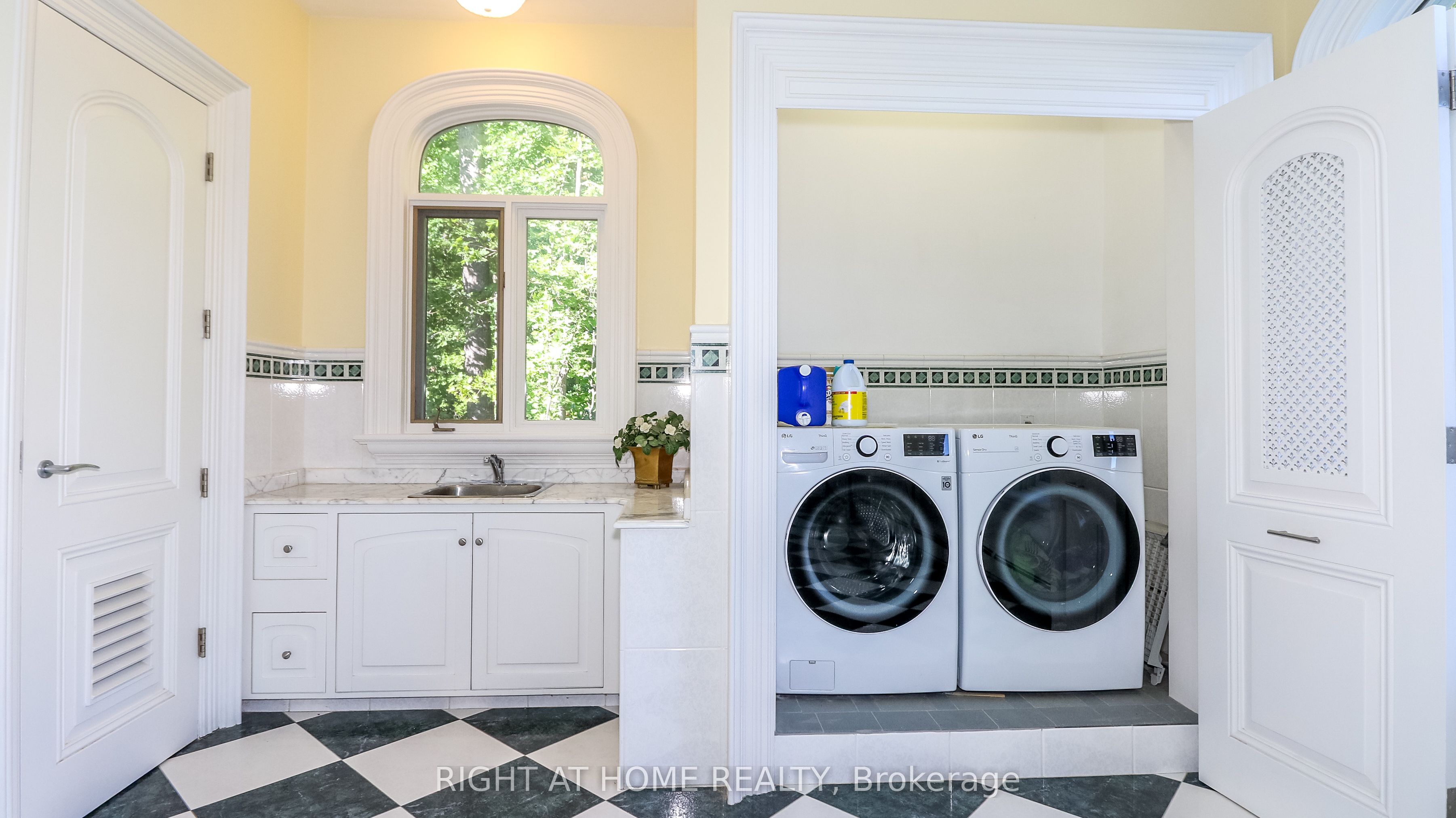 290 Tollendal Mill Road Property Photo 18