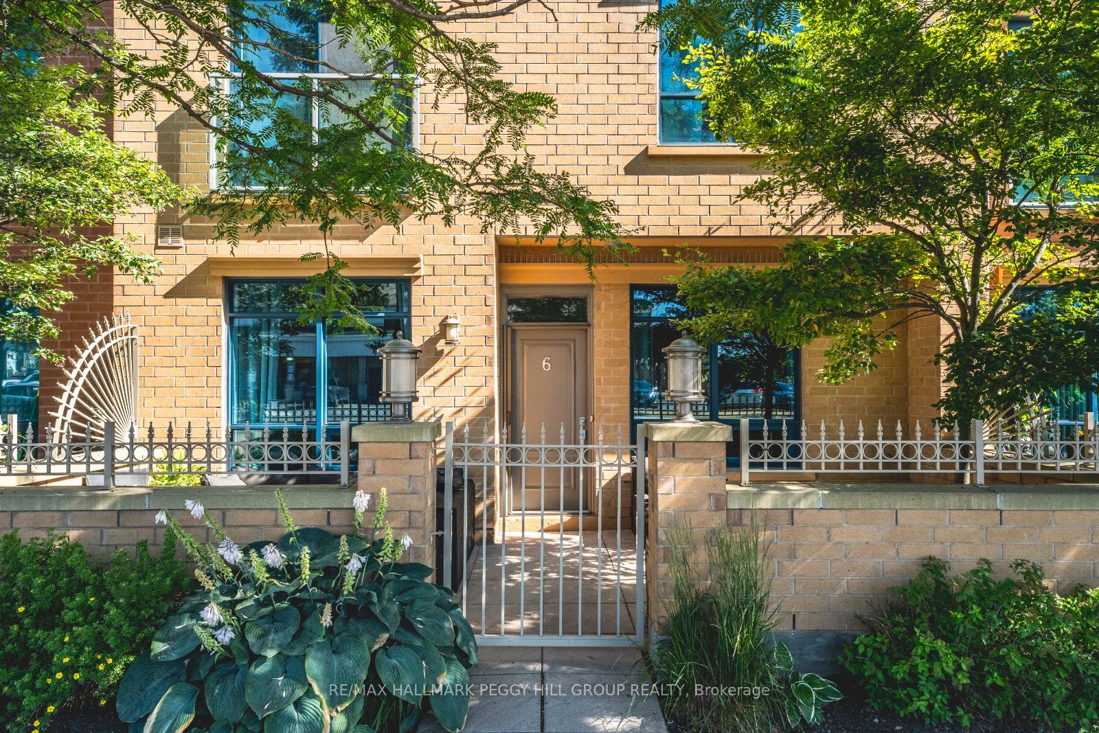 6 Victoria Street Property Photo 1