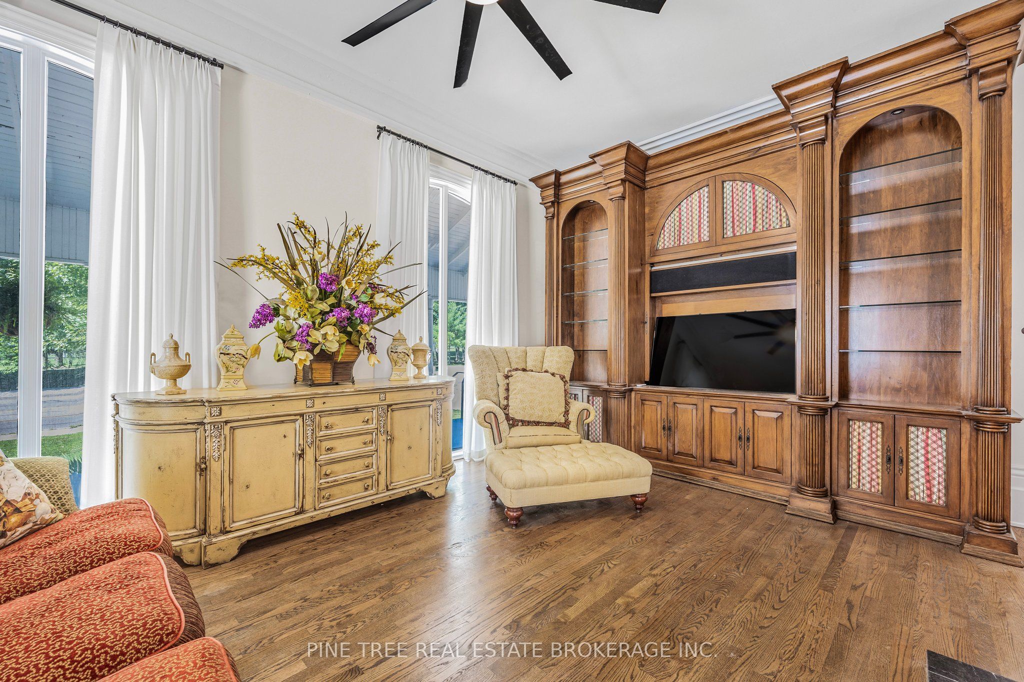 105 Toronto Street 1 Property Photo 4