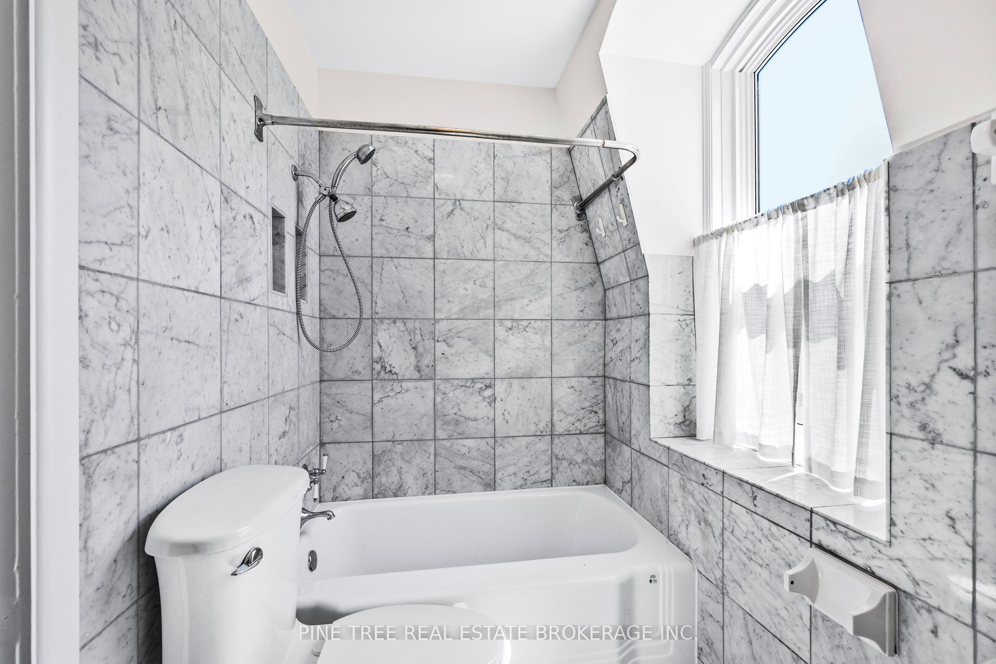 105 Toronto Street 1 Property Photo 8