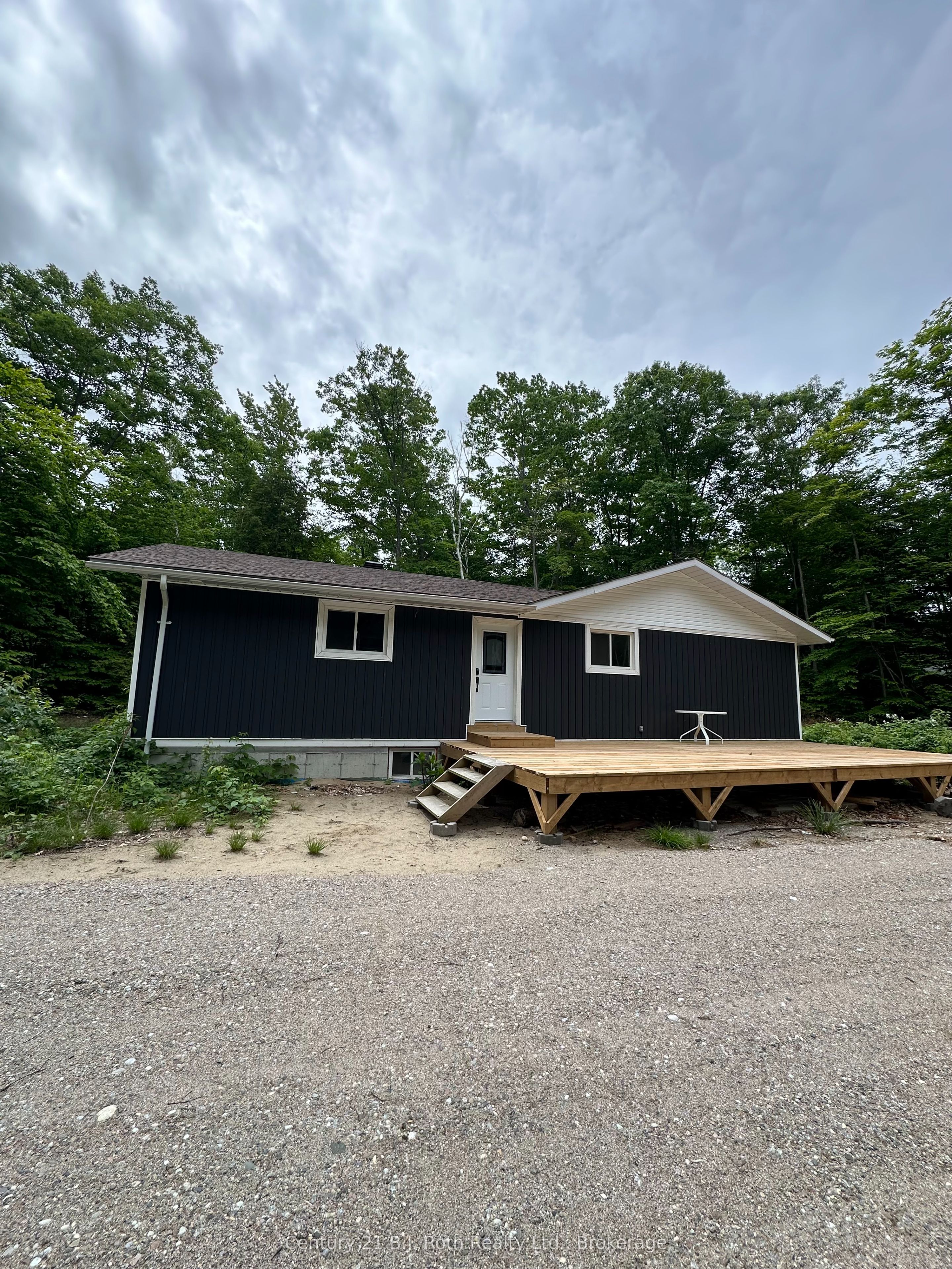 1 Waagosh Miikans Lane W Property Photo 1