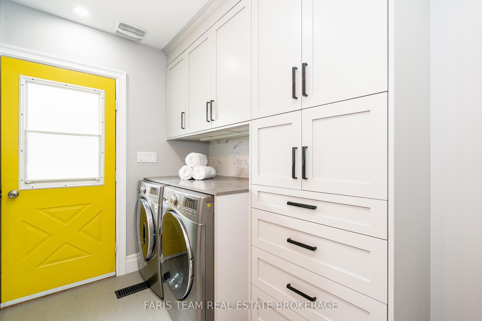 404 Manly Street Property Photo 22