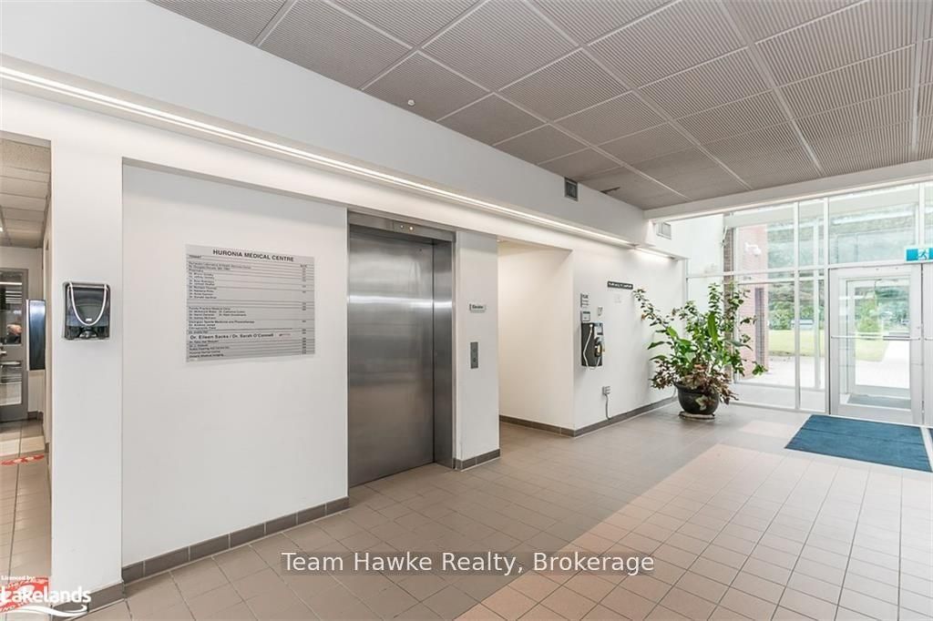 240 Penetanguishene Road 204 Property Photo 10