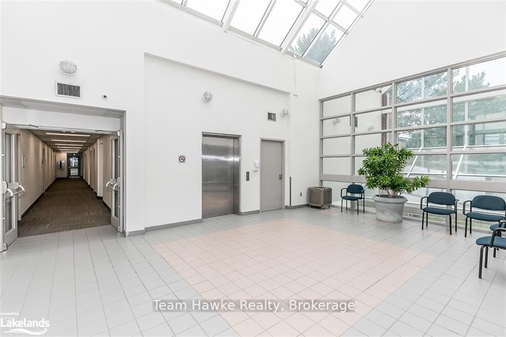 240 Penetanguishene Road 204 Property Photo 11