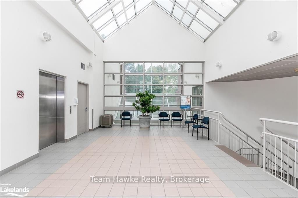 240 Penetanguishene Road 204 Property Photo 12