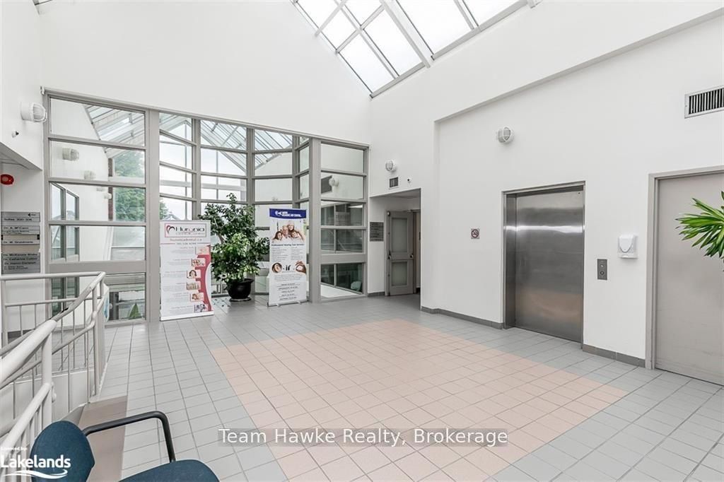 240 Penetanguishene Road 204 Property Photo 13