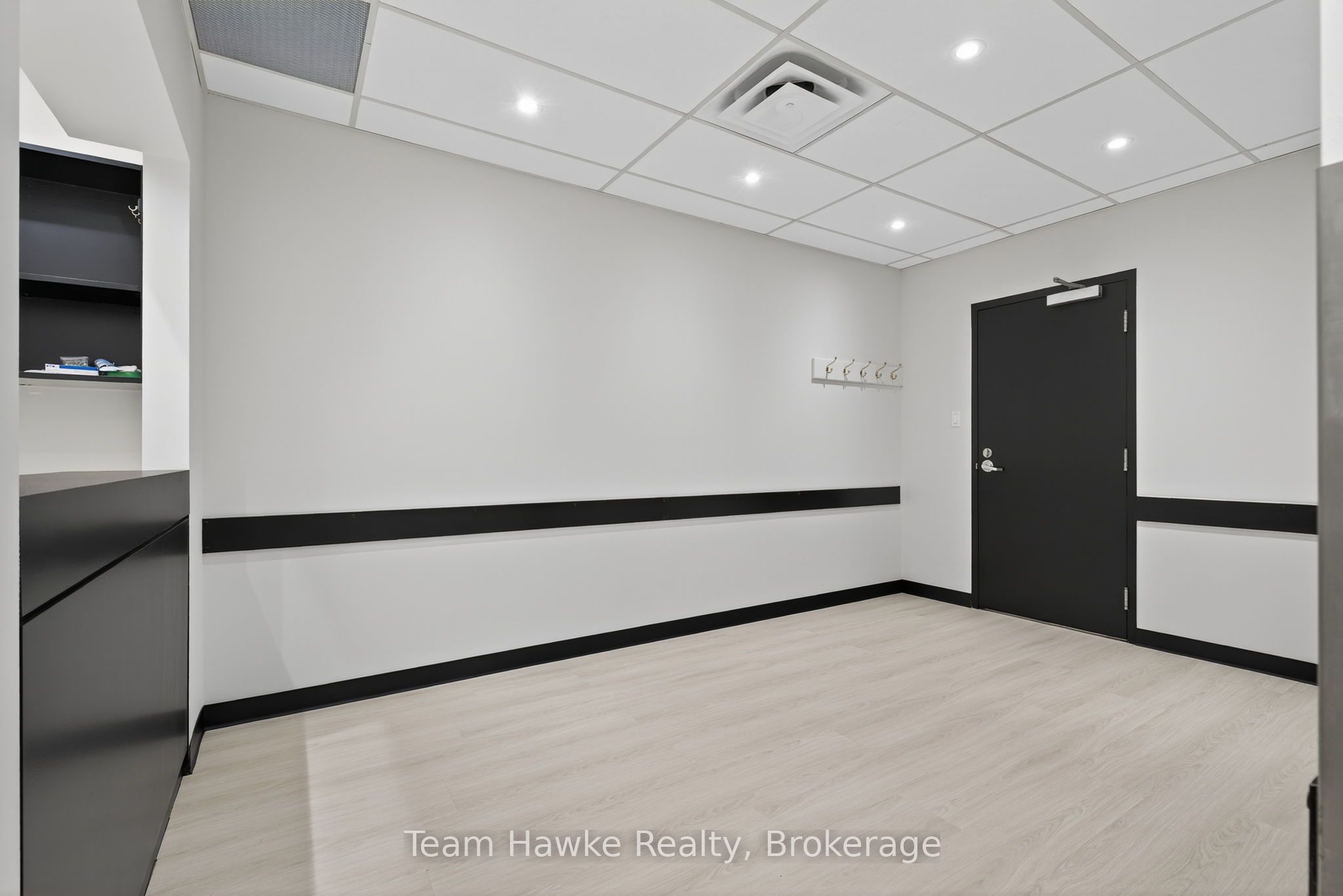 240 Penetanguishene Road 204 Property Photo 16