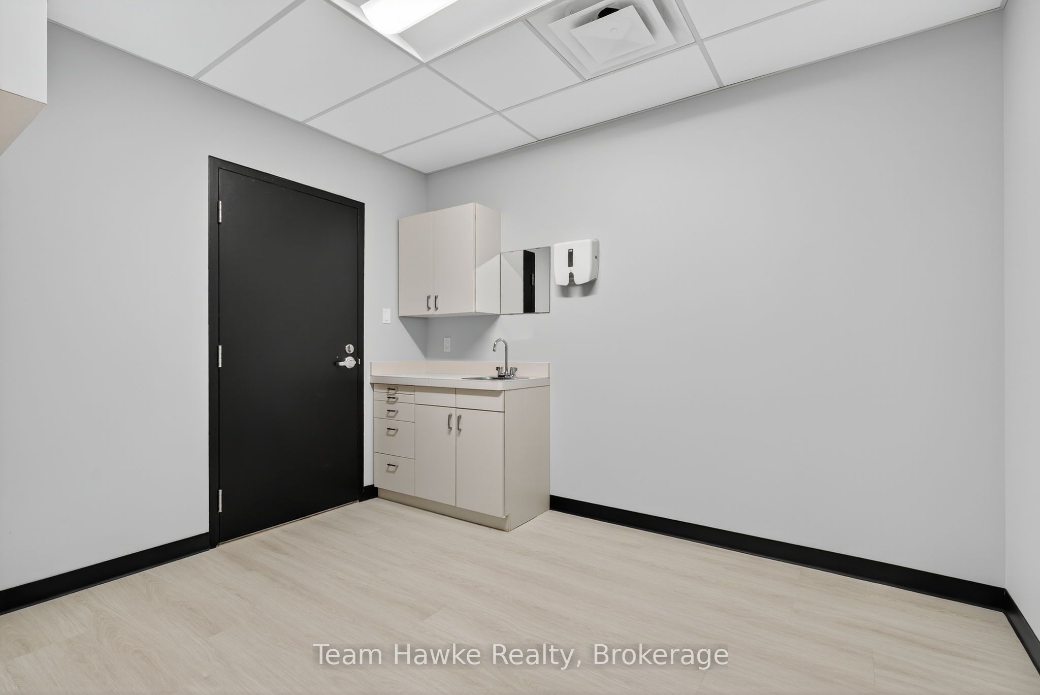 240 Penetanguishene Road 204 Property Photo 17