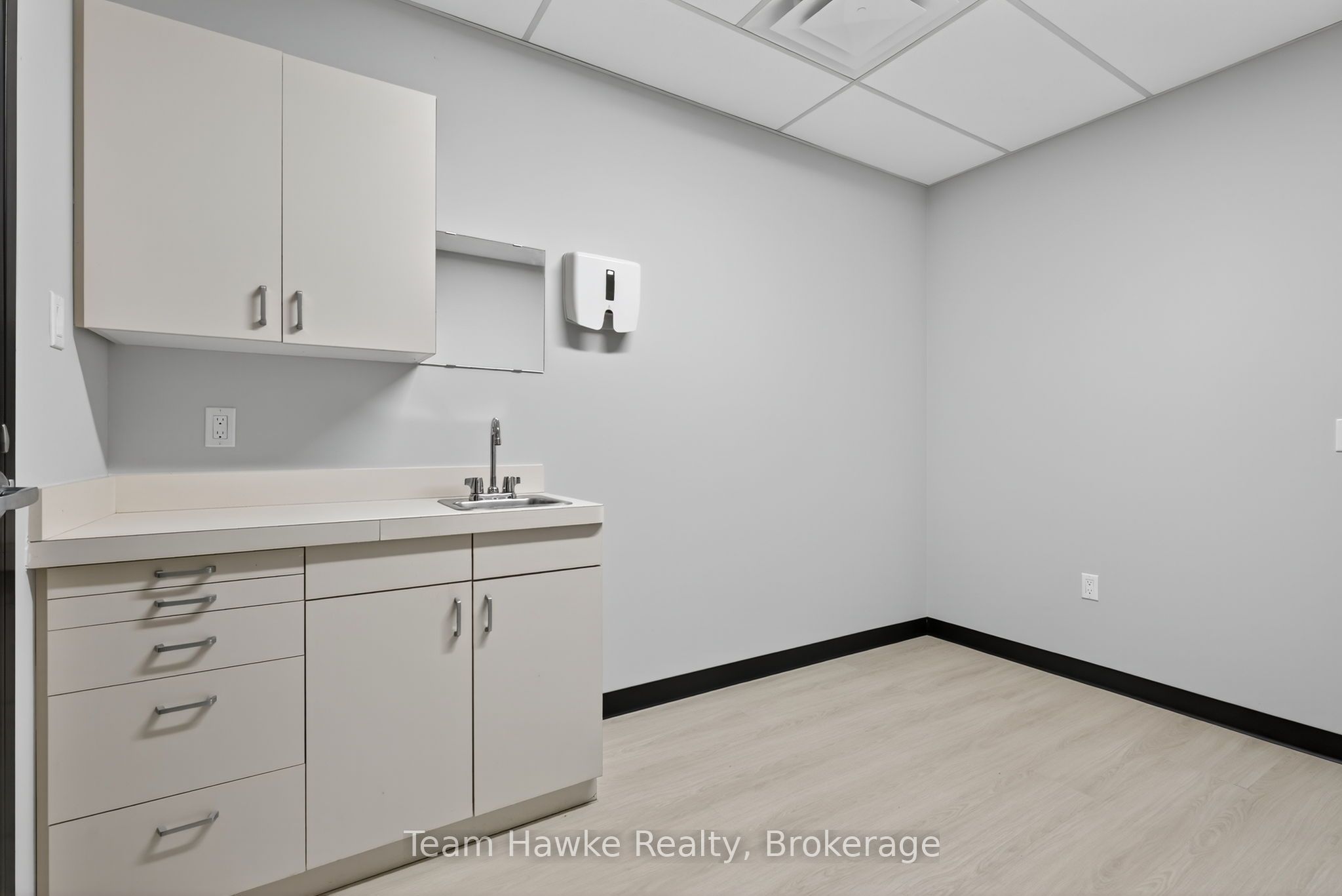 240 Penetanguishene Road 204 Property Photo 19