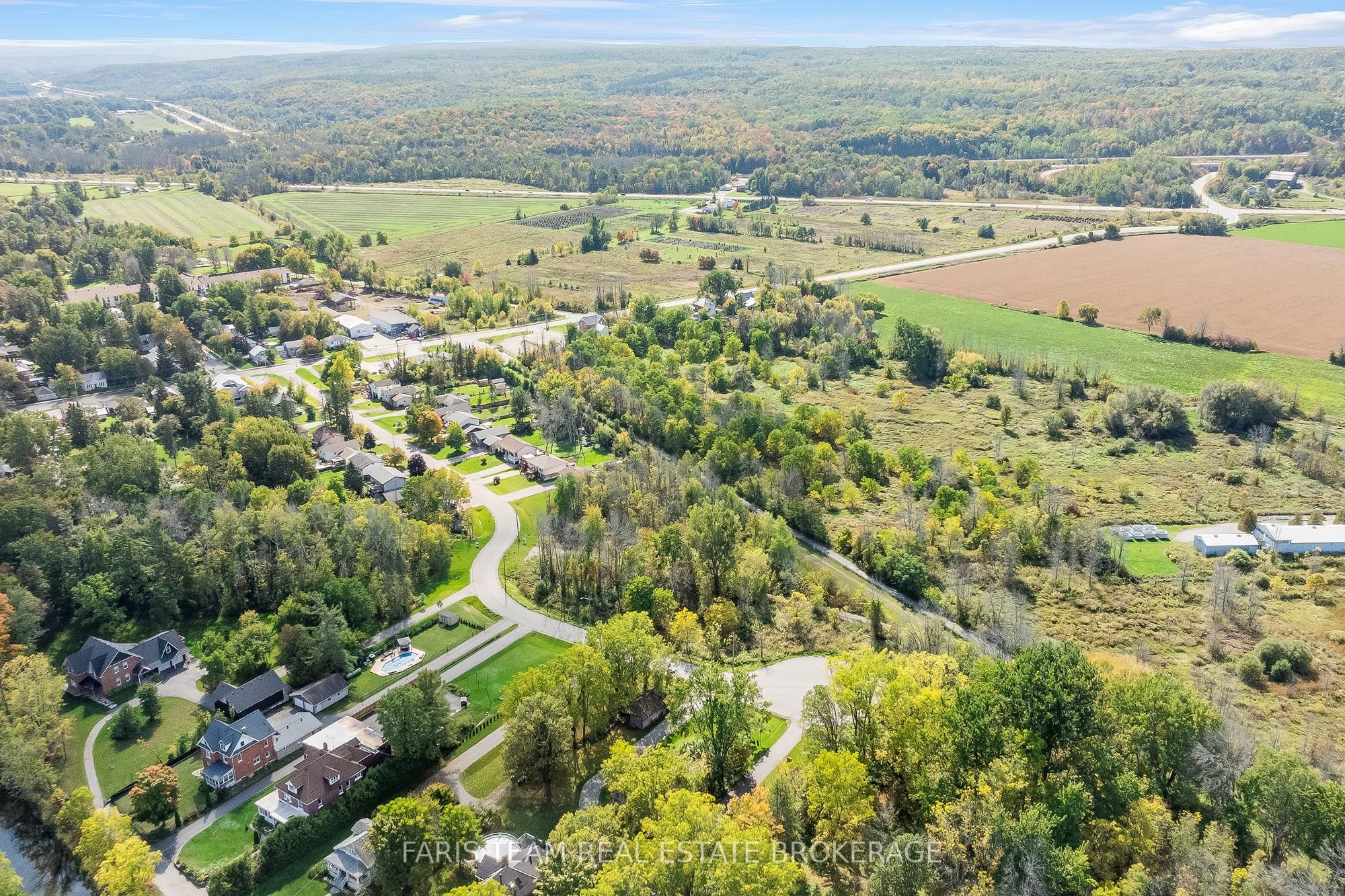 7 Reinbird St Property Photo 6