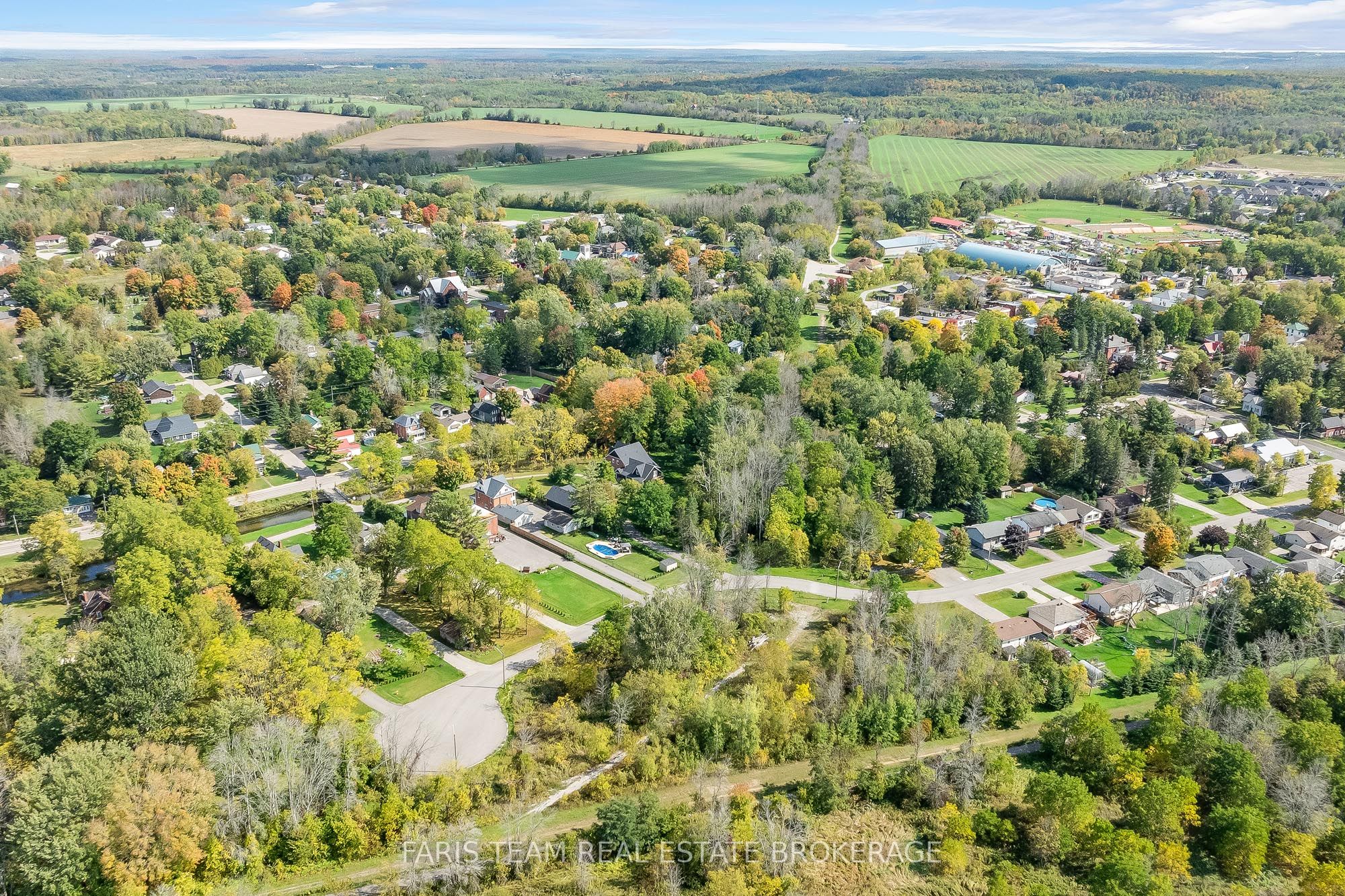 7 Reinbird St Property Photo 9