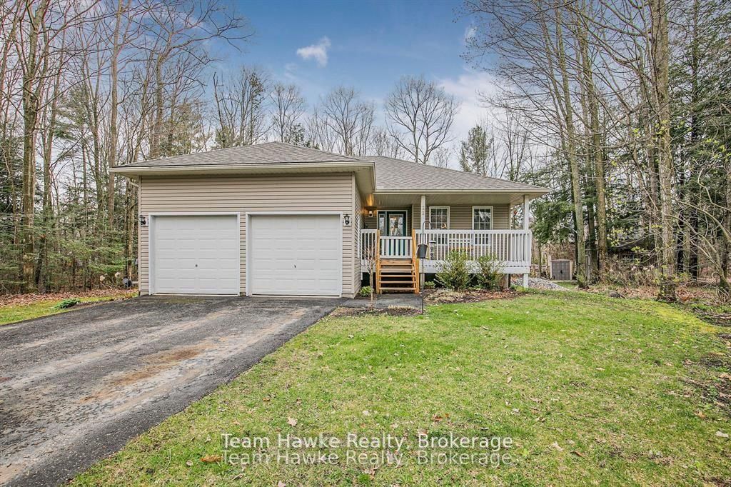 22 LAURIER Boulevard Property Photo 1