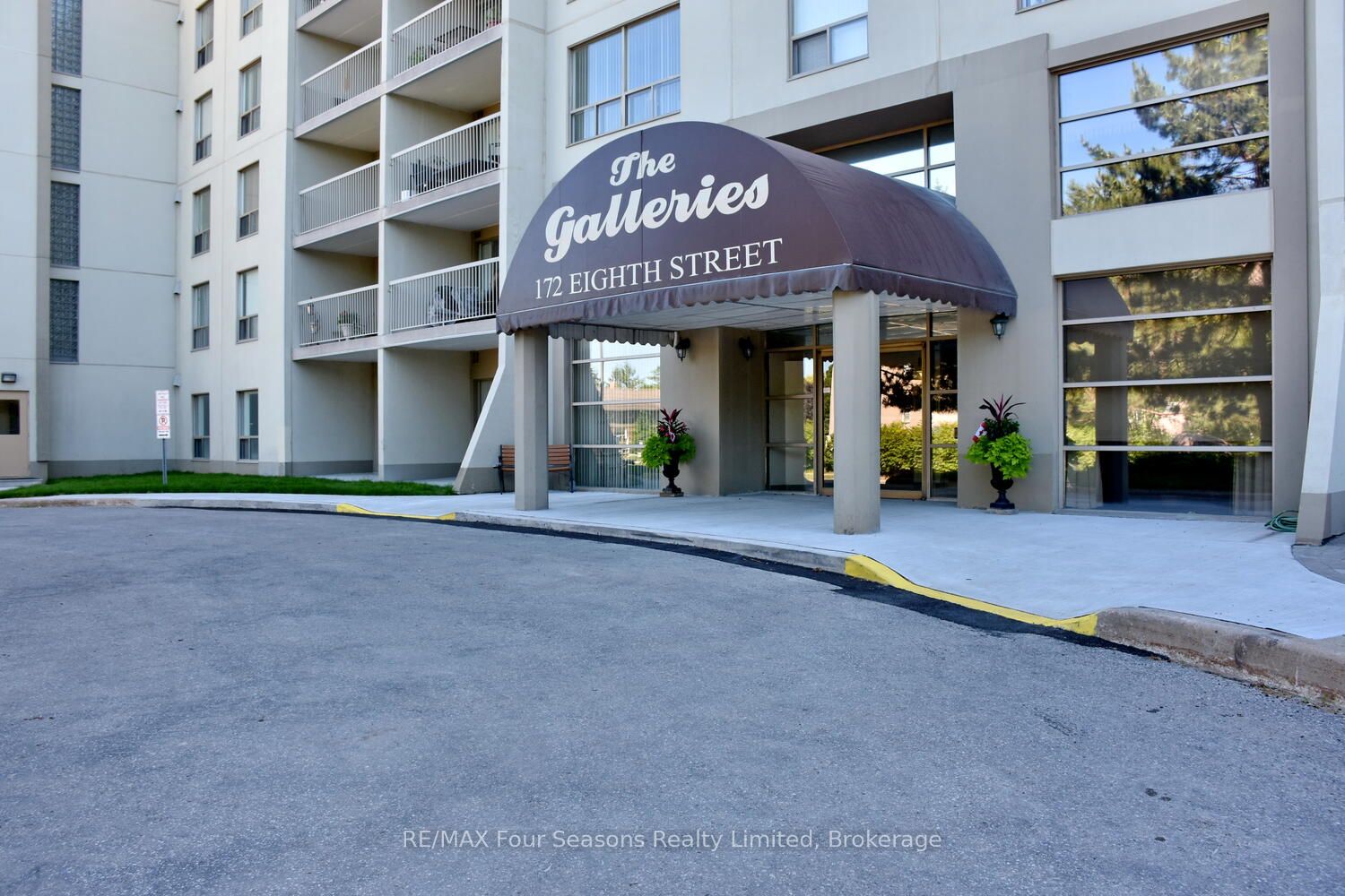 172 Eighth Street 505 Property Photo 1