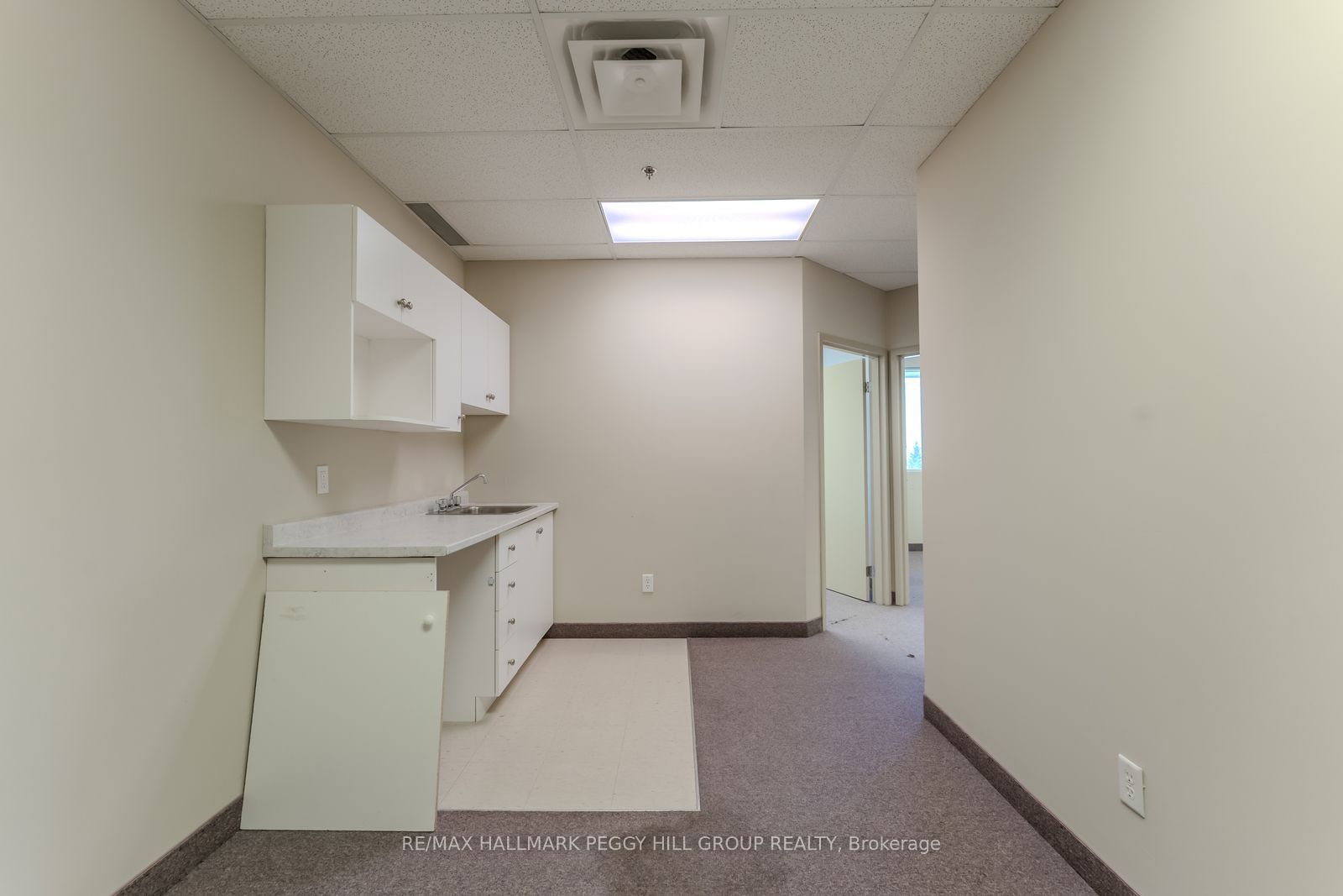 102 Commerce Park Drive 10b Property Photo 8