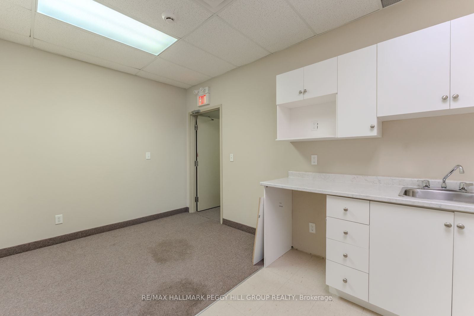 102 Commerce Park Drive 10b Property Photo 9