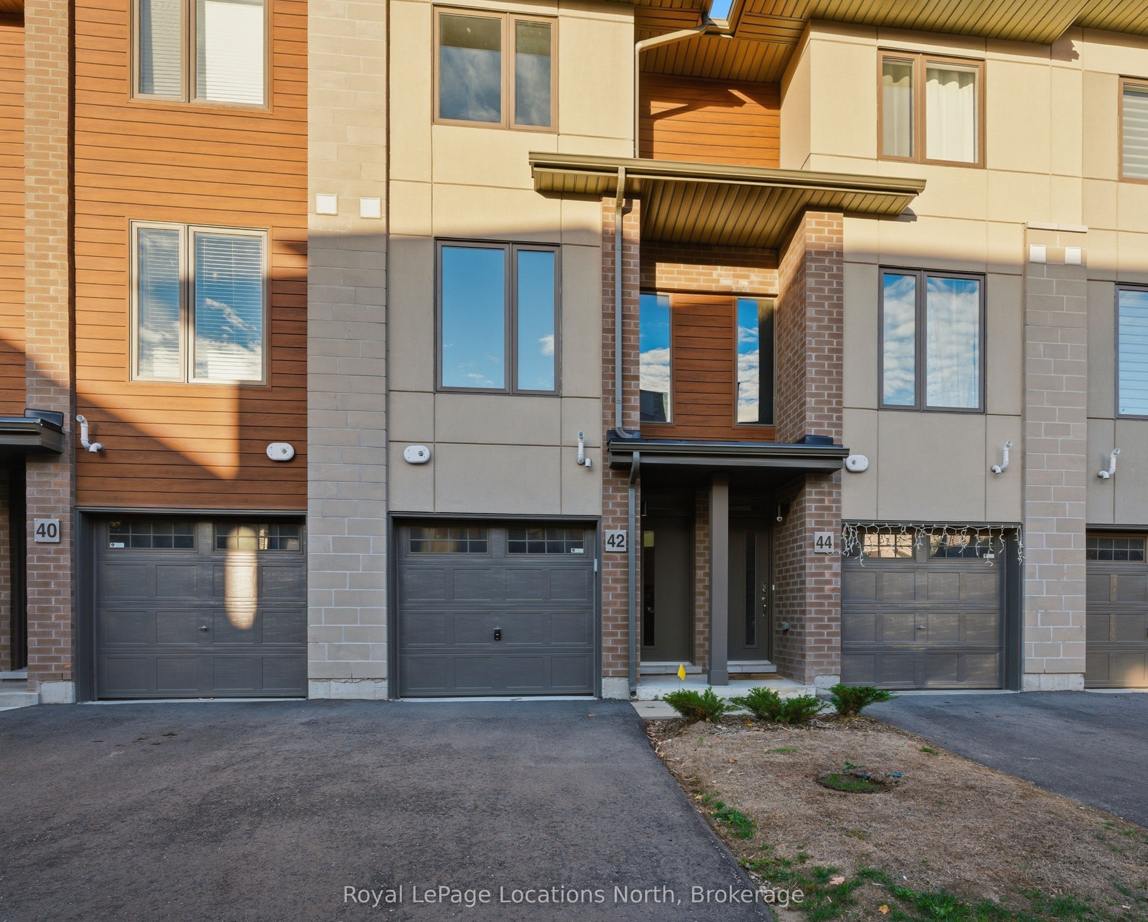 42 Winters Crescent Property Photo 1