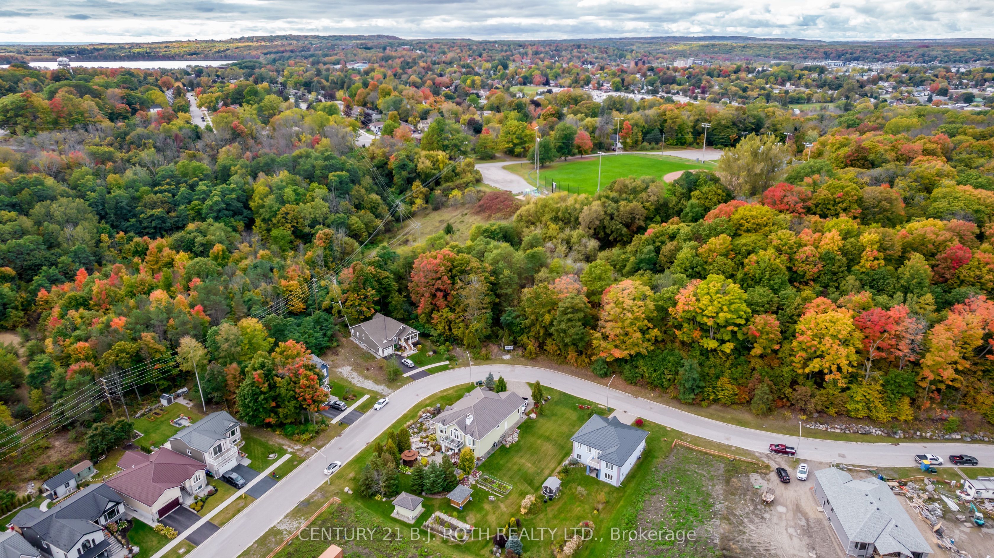 548 Taylor Dr Property Photo 2