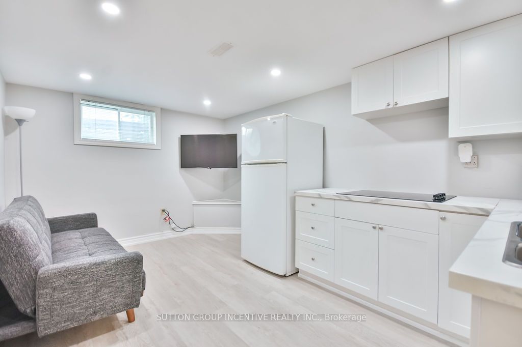 29 Wells Crescent Property Photo 19