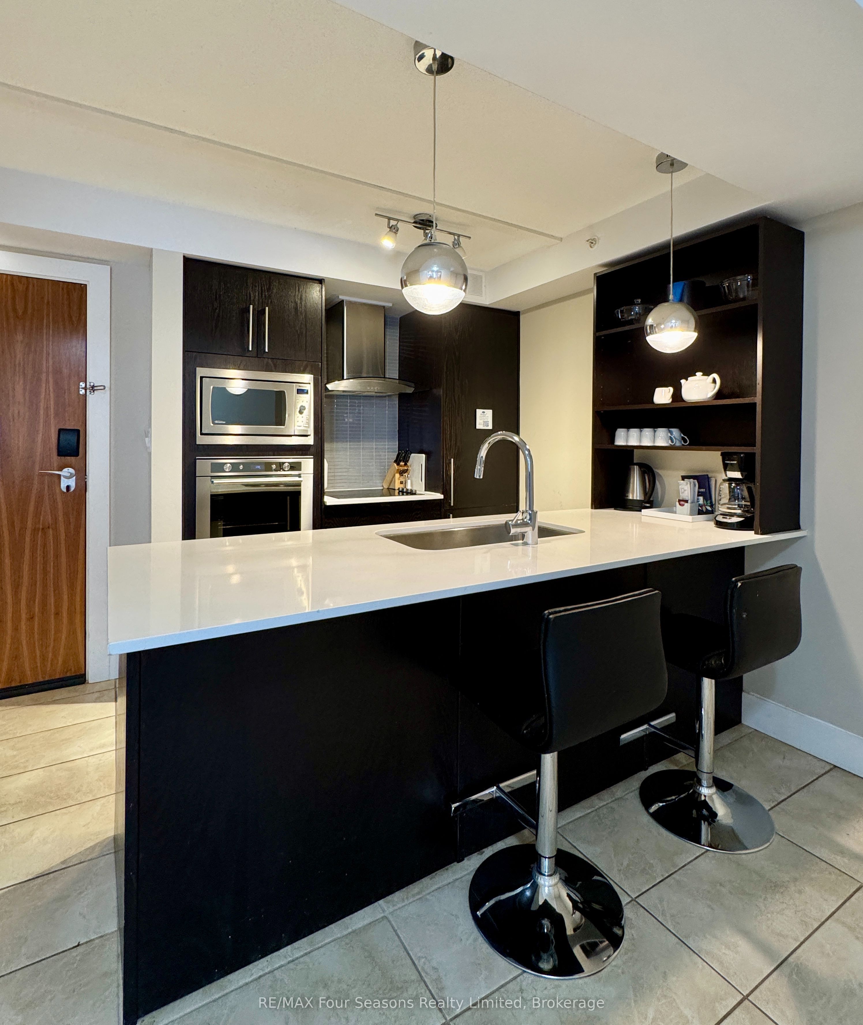 9 Harbour Street E 5209 Property Photo 1