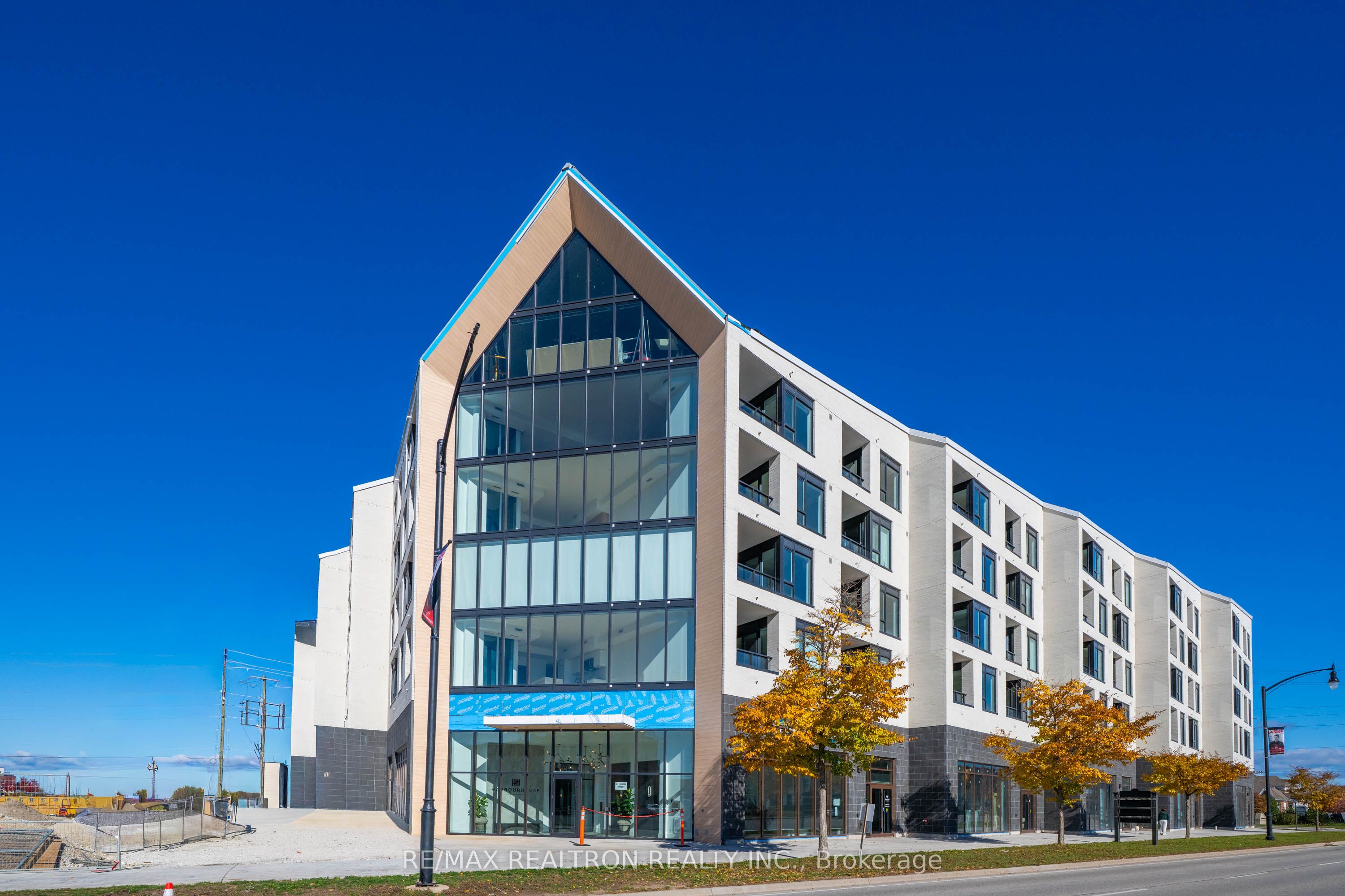 31 Huron Street 221 Property Photo 1