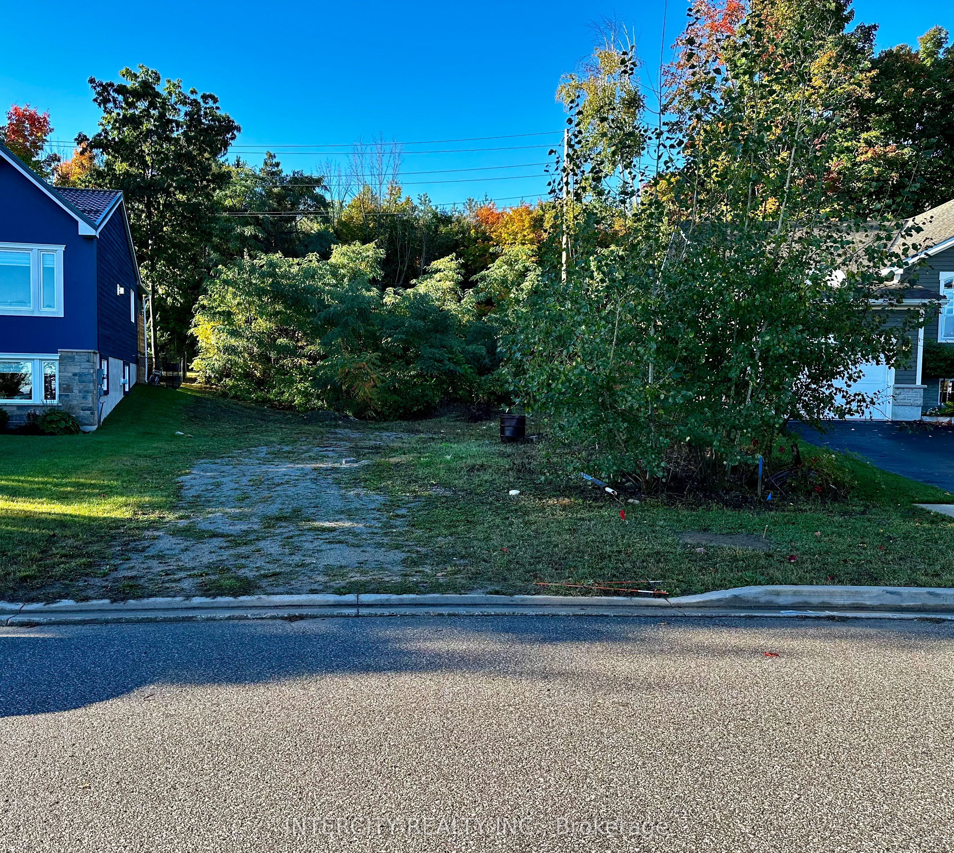 560 Taylor Drive N Property Photo 1