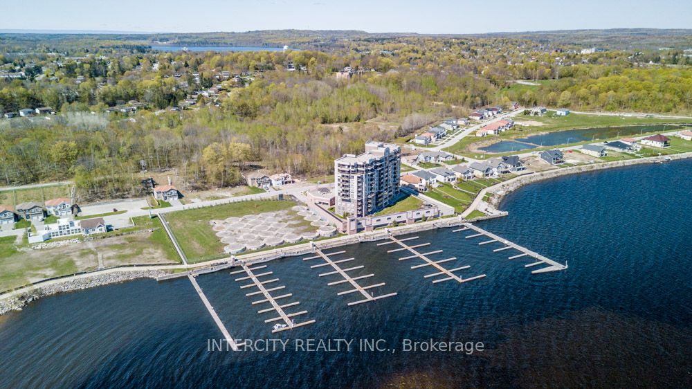 560 Taylor Drive N Property Photo 3