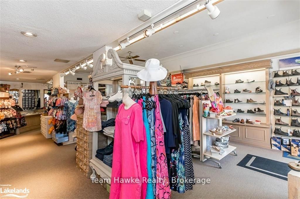 261 King Street Property Photo 10