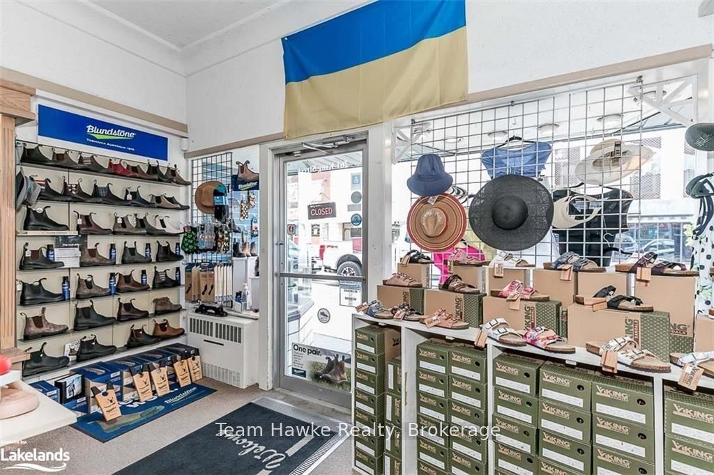 261 King Street Property Photo 11