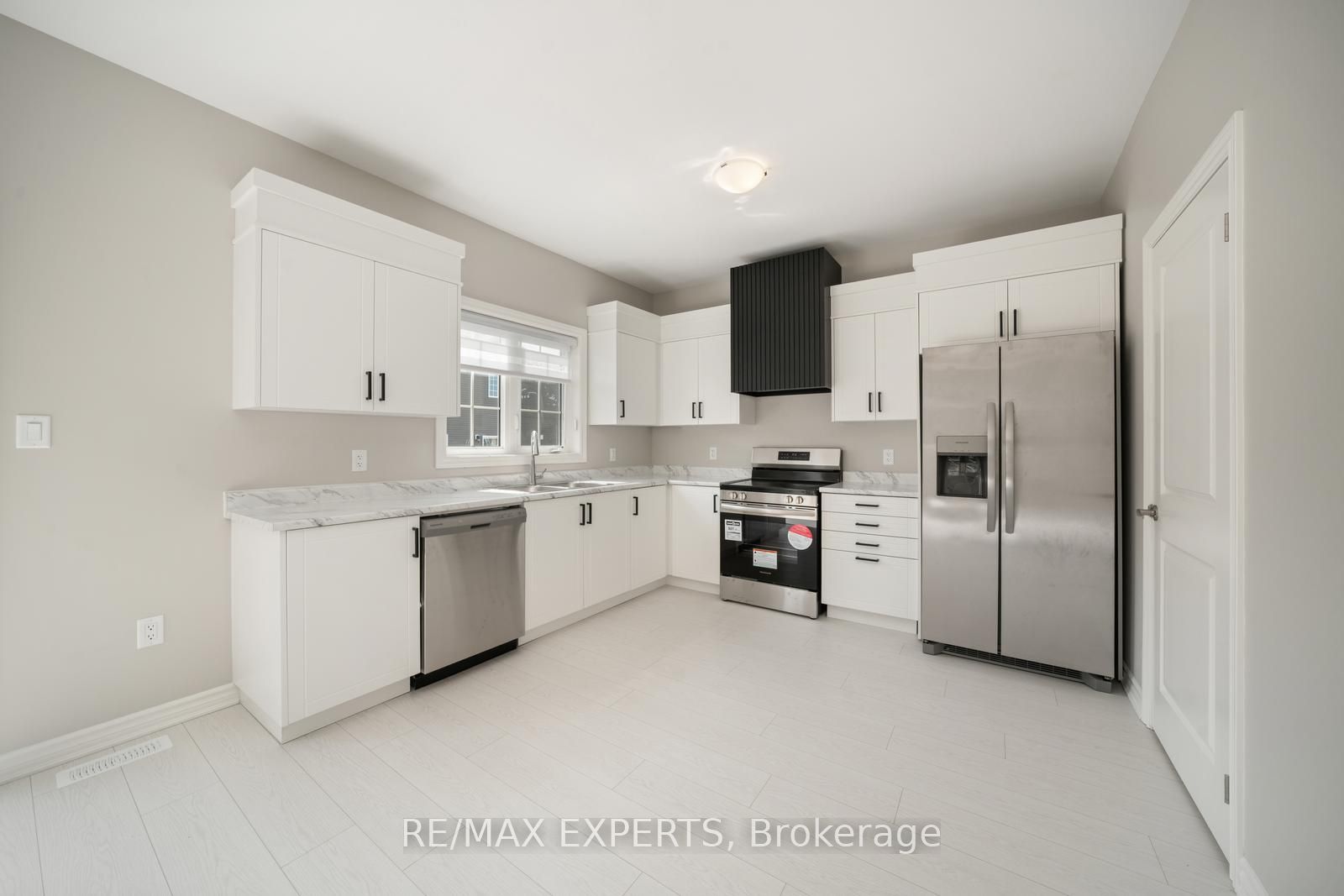 216 Cubitt Street Property Photo 12