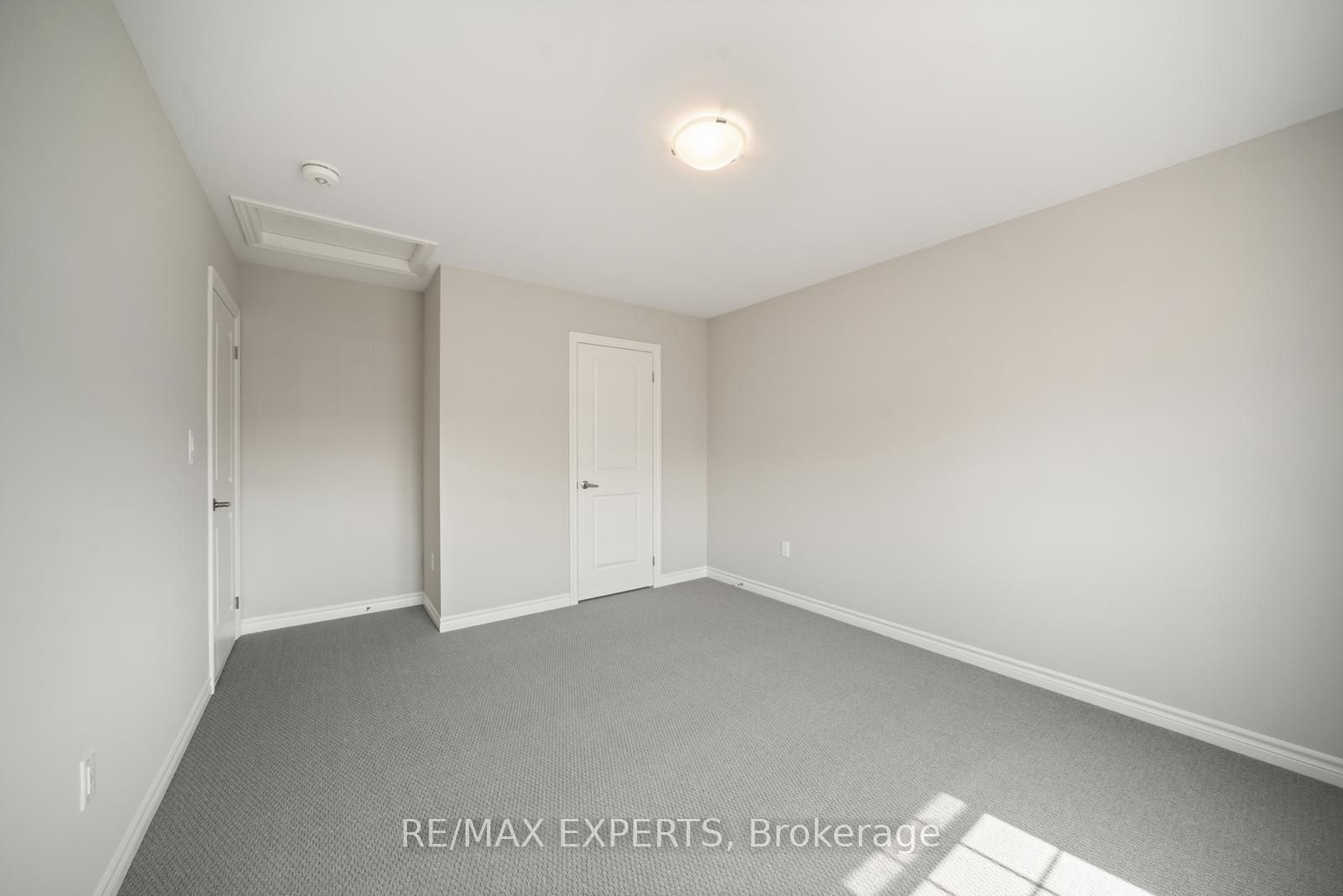 216 Cubitt Street Property Photo 25