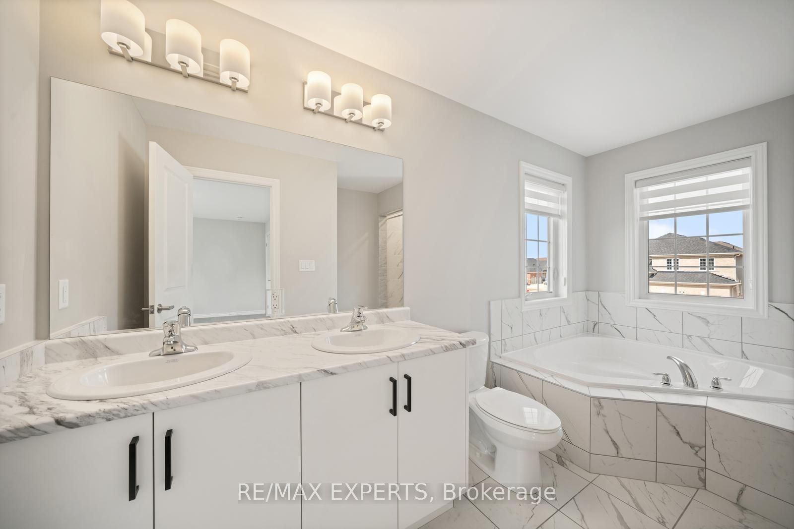 216 Cubitt Street Property Photo 29