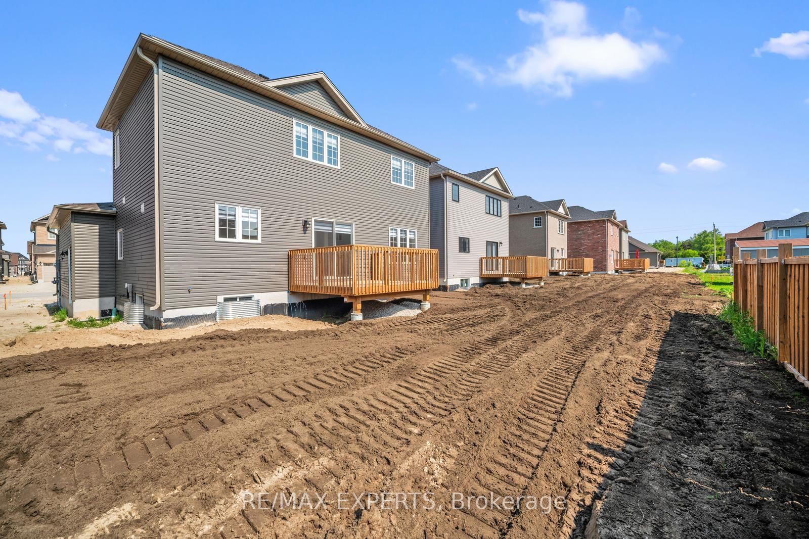 216 Cubitt Street Property Photo 37