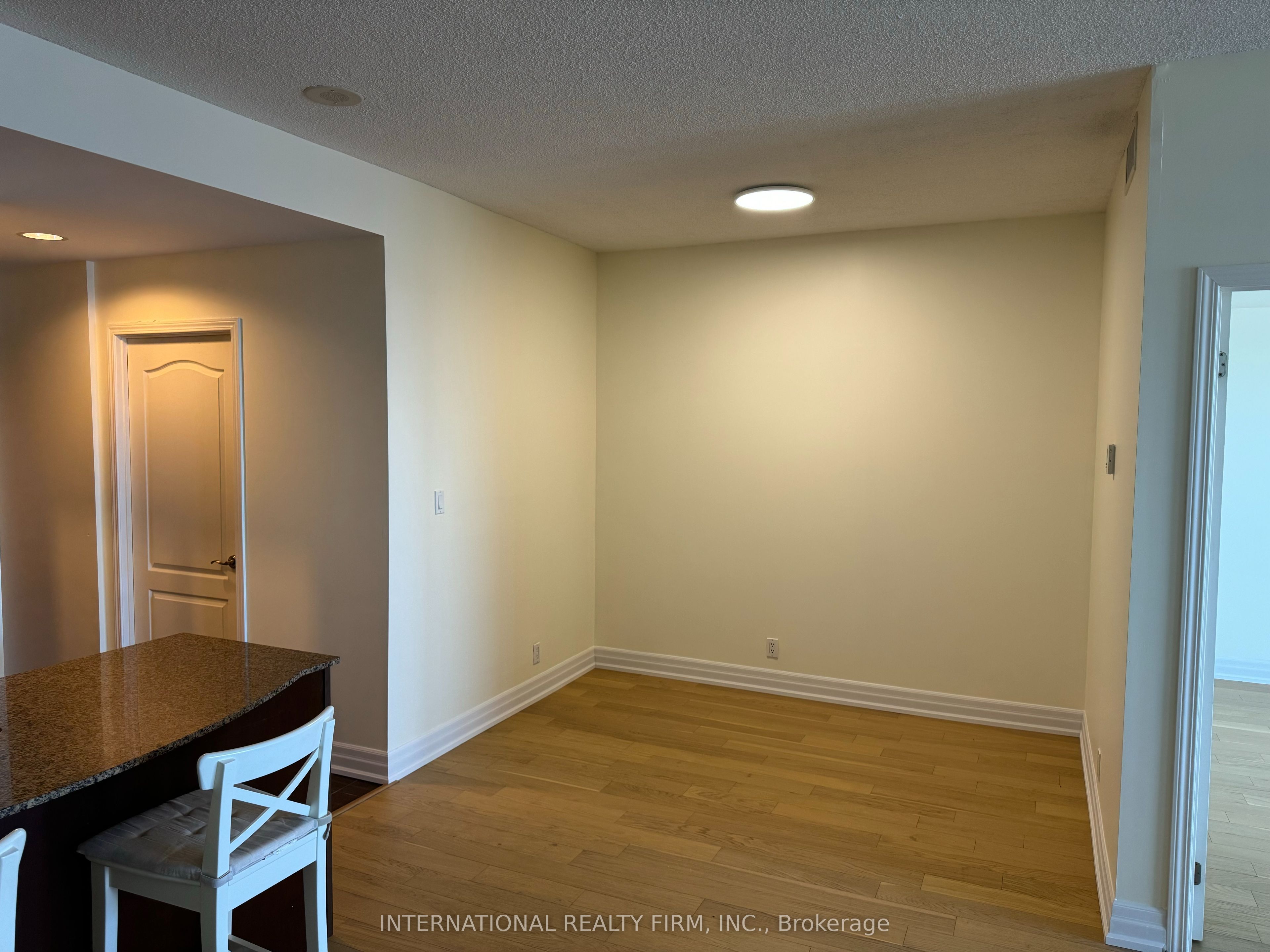 699 Aberdeen Boulevard 504 Property Photo 13