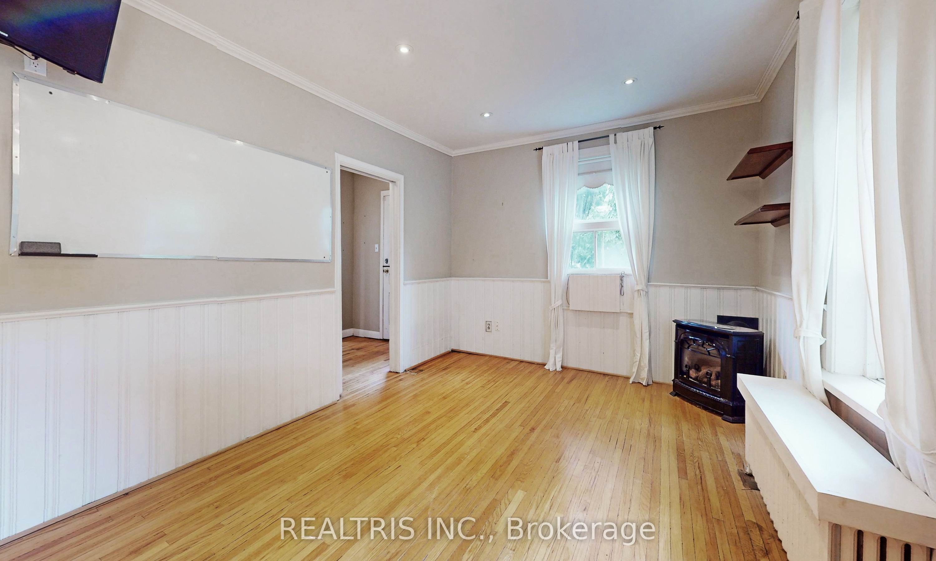 149 Worsley Street Property Photo 8