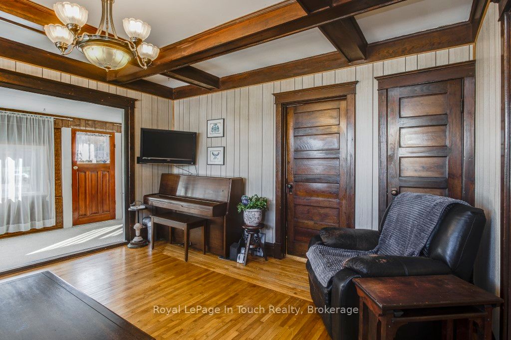 450 Assiniboia Street Property Photo 6