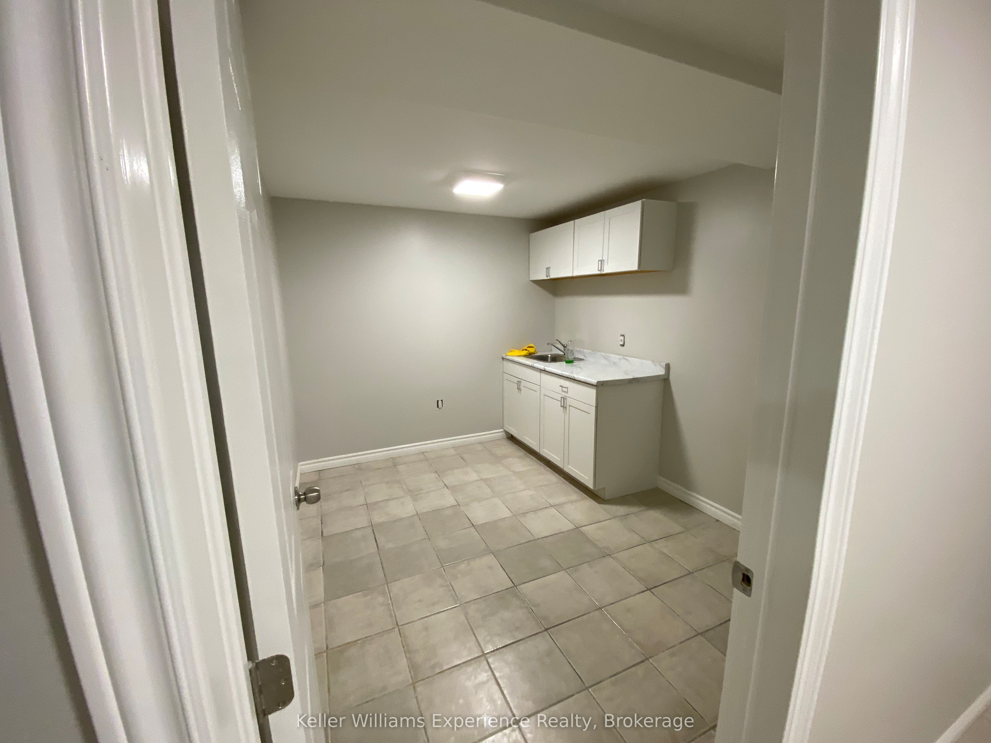 347 King Street Bsmt Property Photo 5