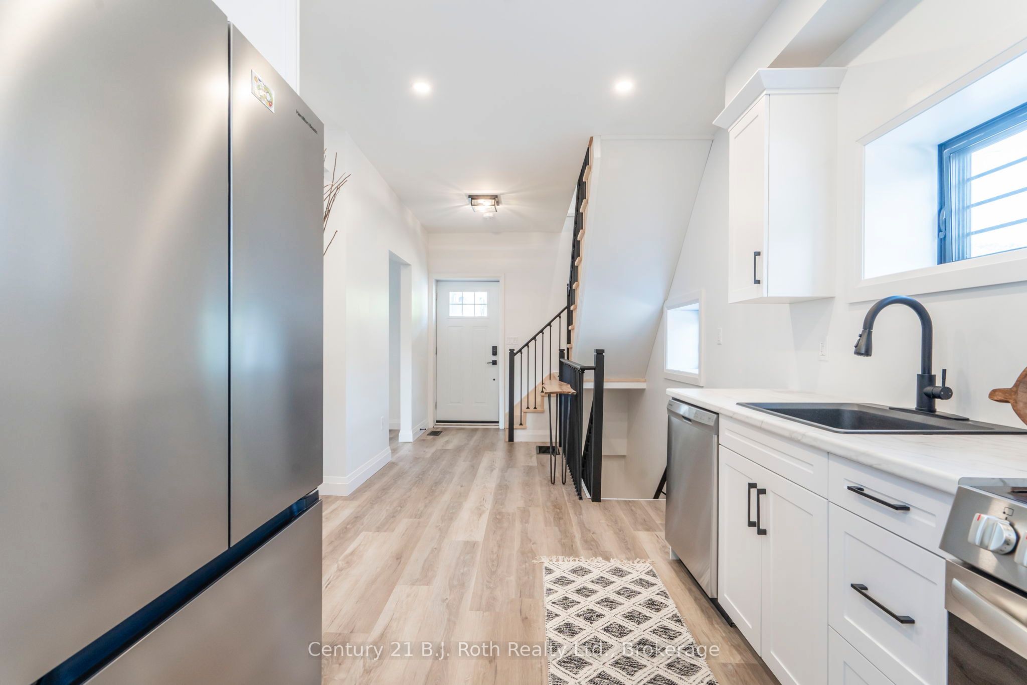 339 First Street Property Photo 4