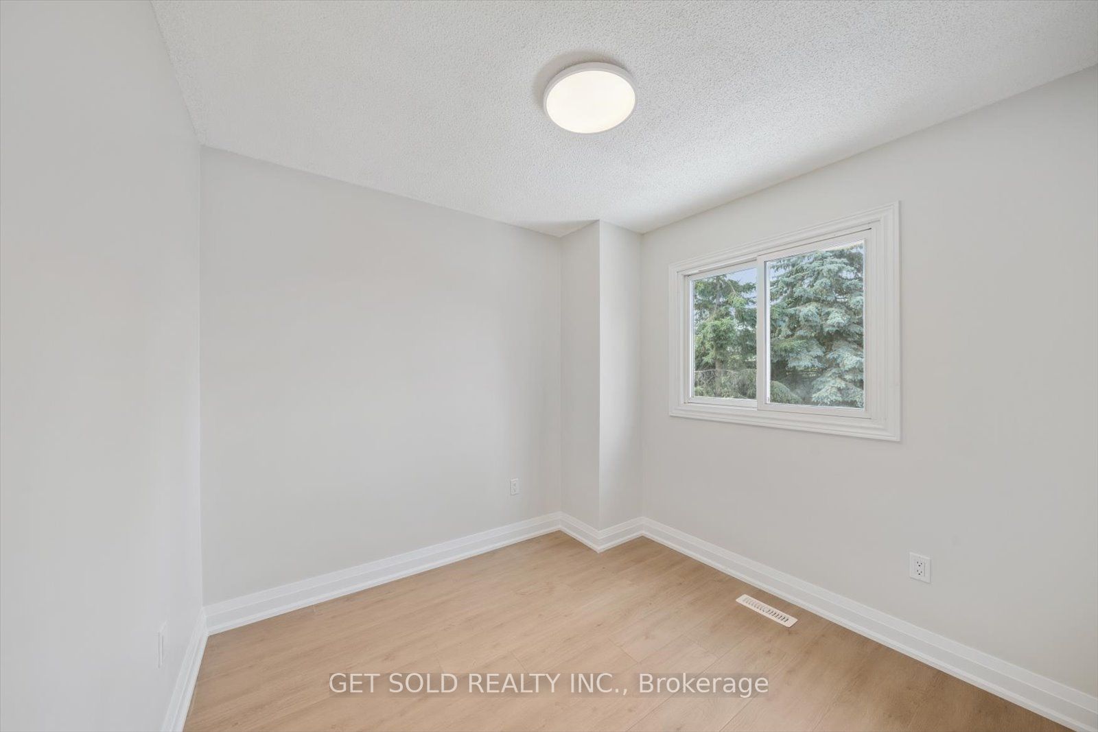 232 Kozlov Street Property Photo 22