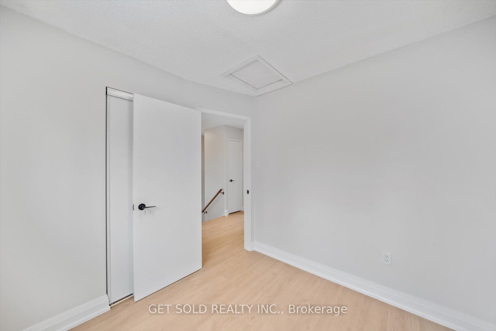 232 Kozlov Street Property Photo 23