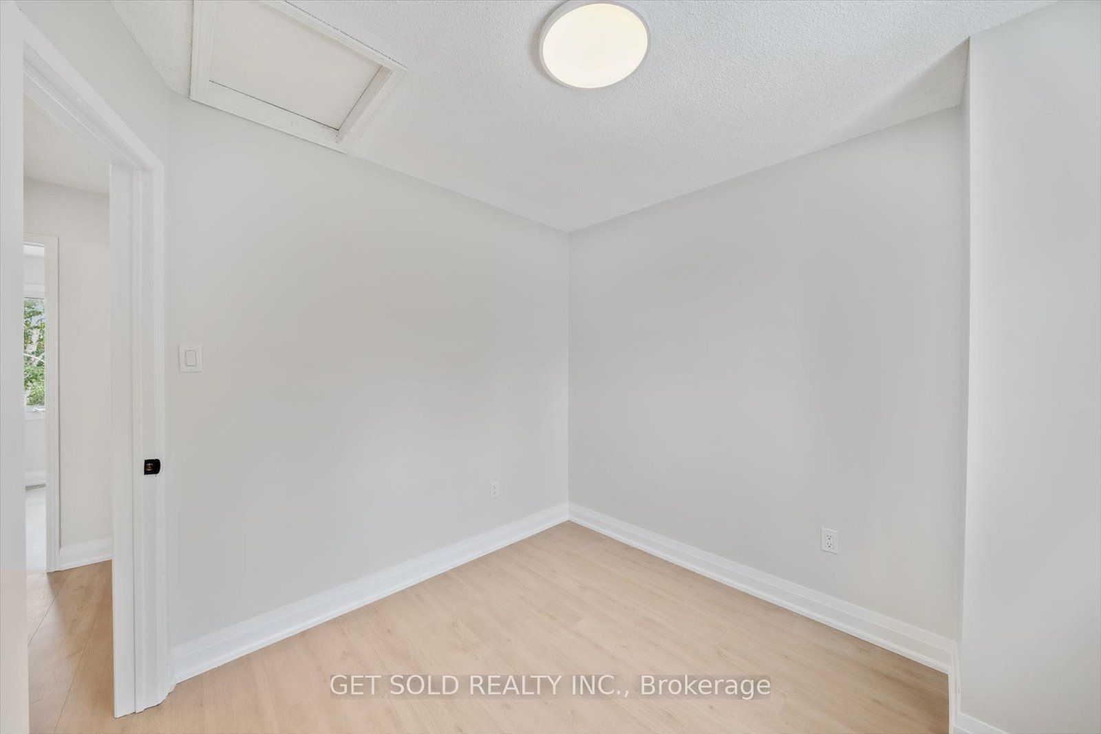 232 Kozlov Street Property Photo 24