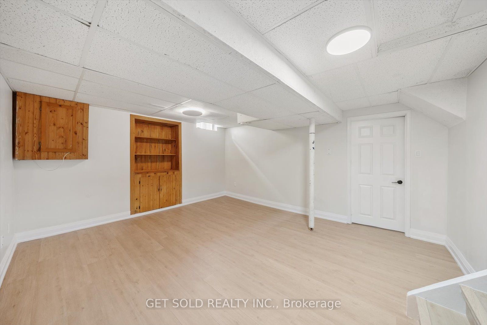 232 Kozlov Street Property Photo 32