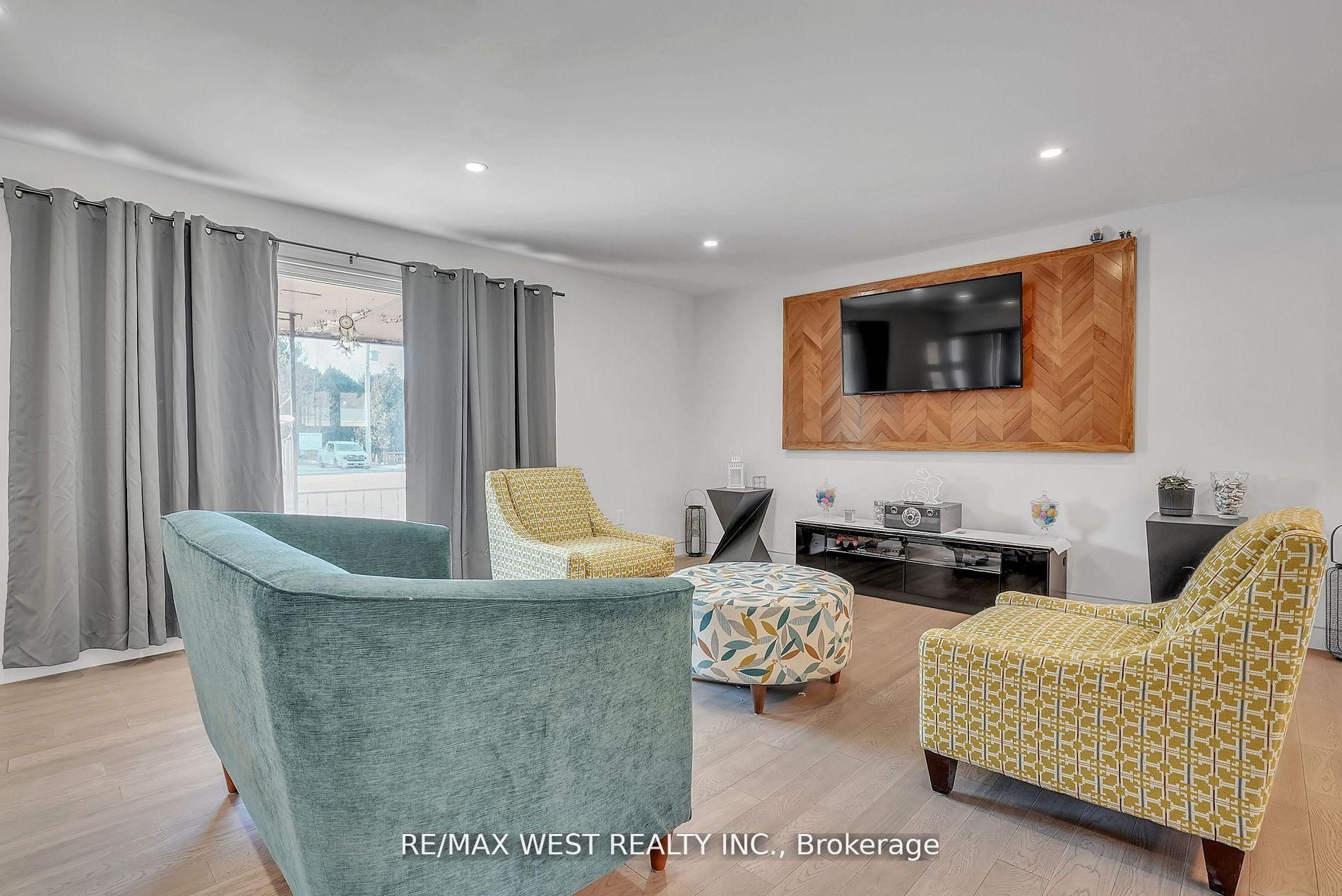 6098 Vasey Road Property Photo 2